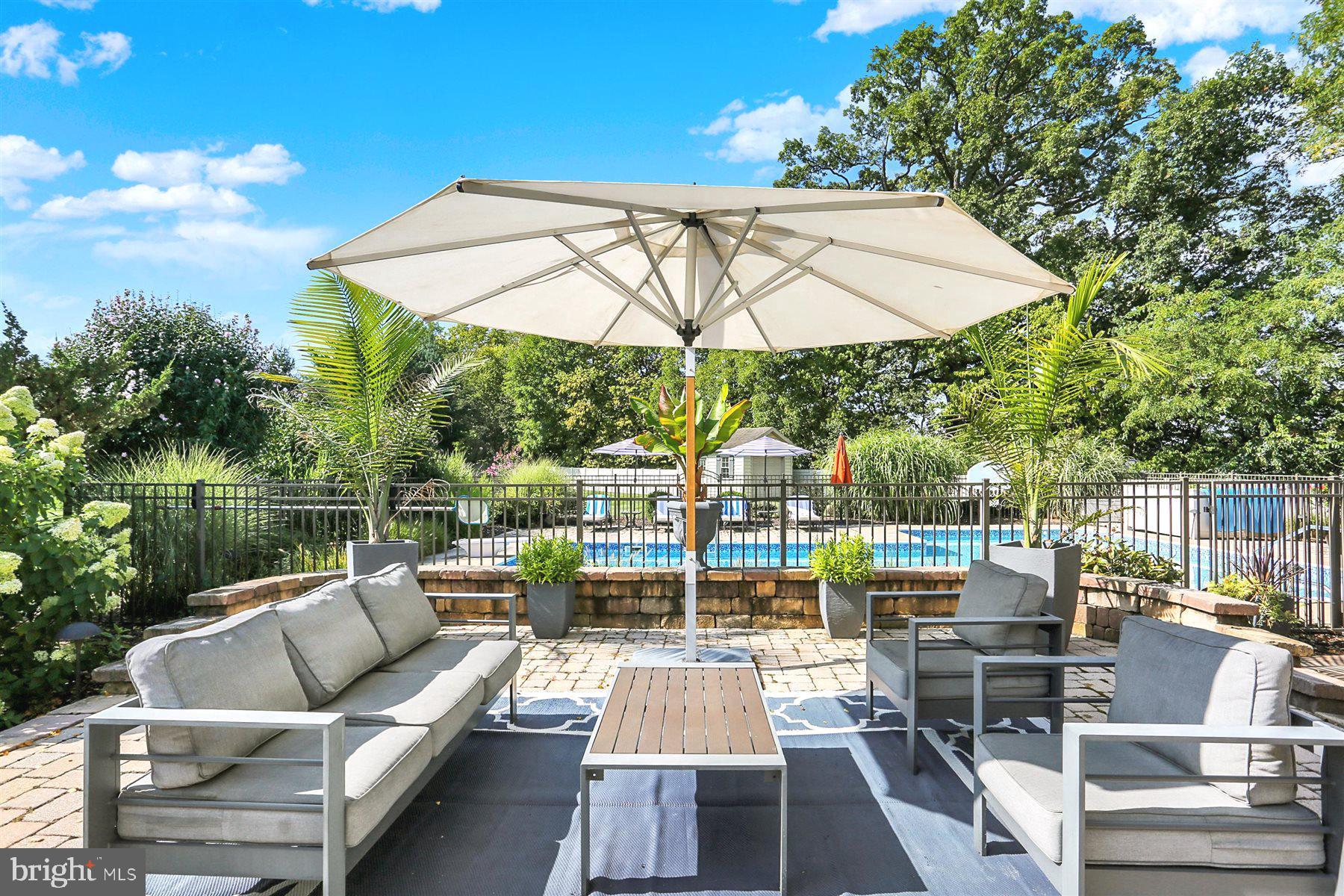 HILLSIDE FARMS - Residential