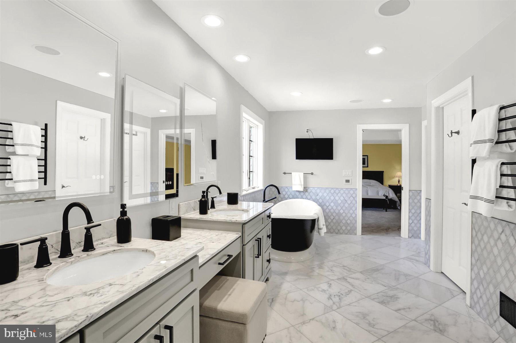 HILLSIDE FARMS - Residential