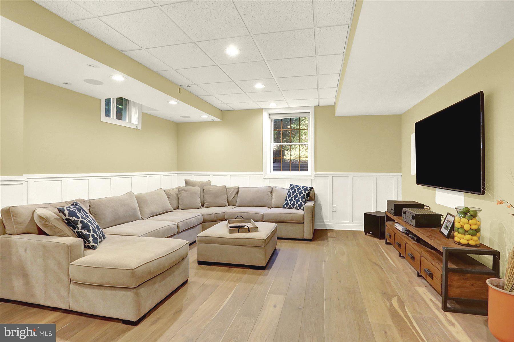 HILLSIDE FARMS - Residential