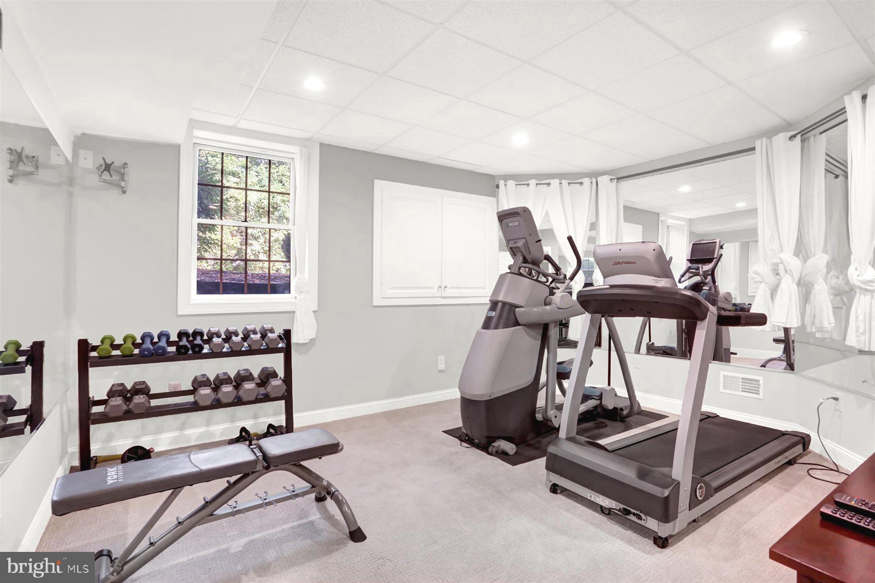 HILLSIDE FARMS - Residential