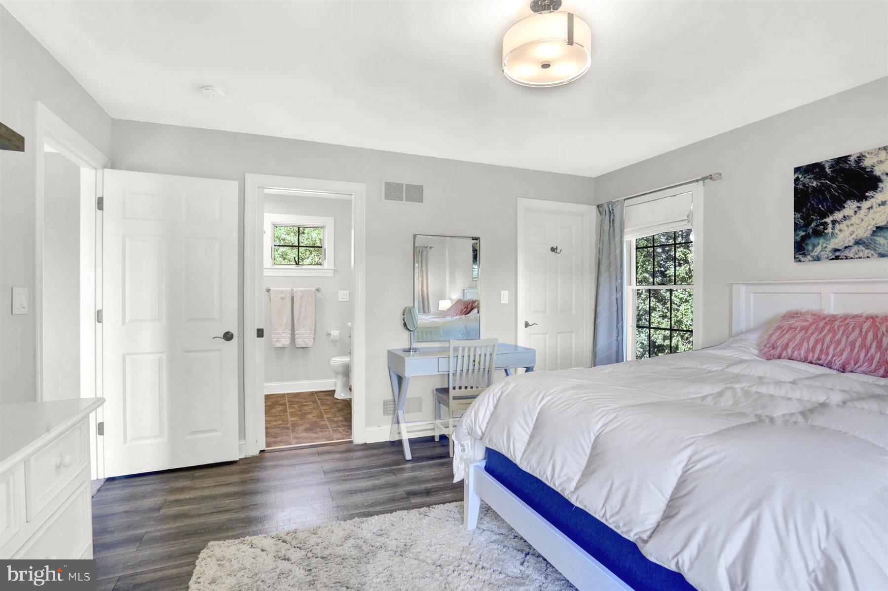 HILLSIDE FARMS - Residential