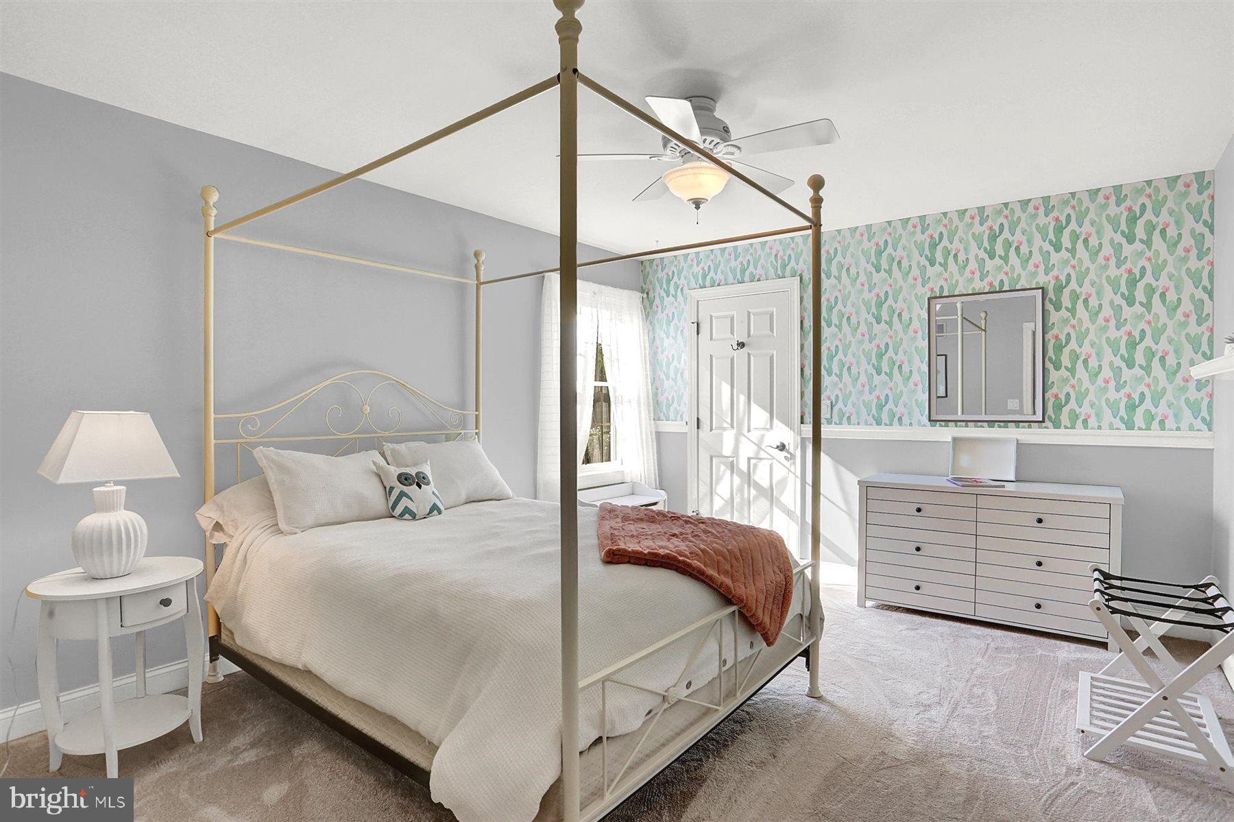 HILLSIDE FARMS - Residential