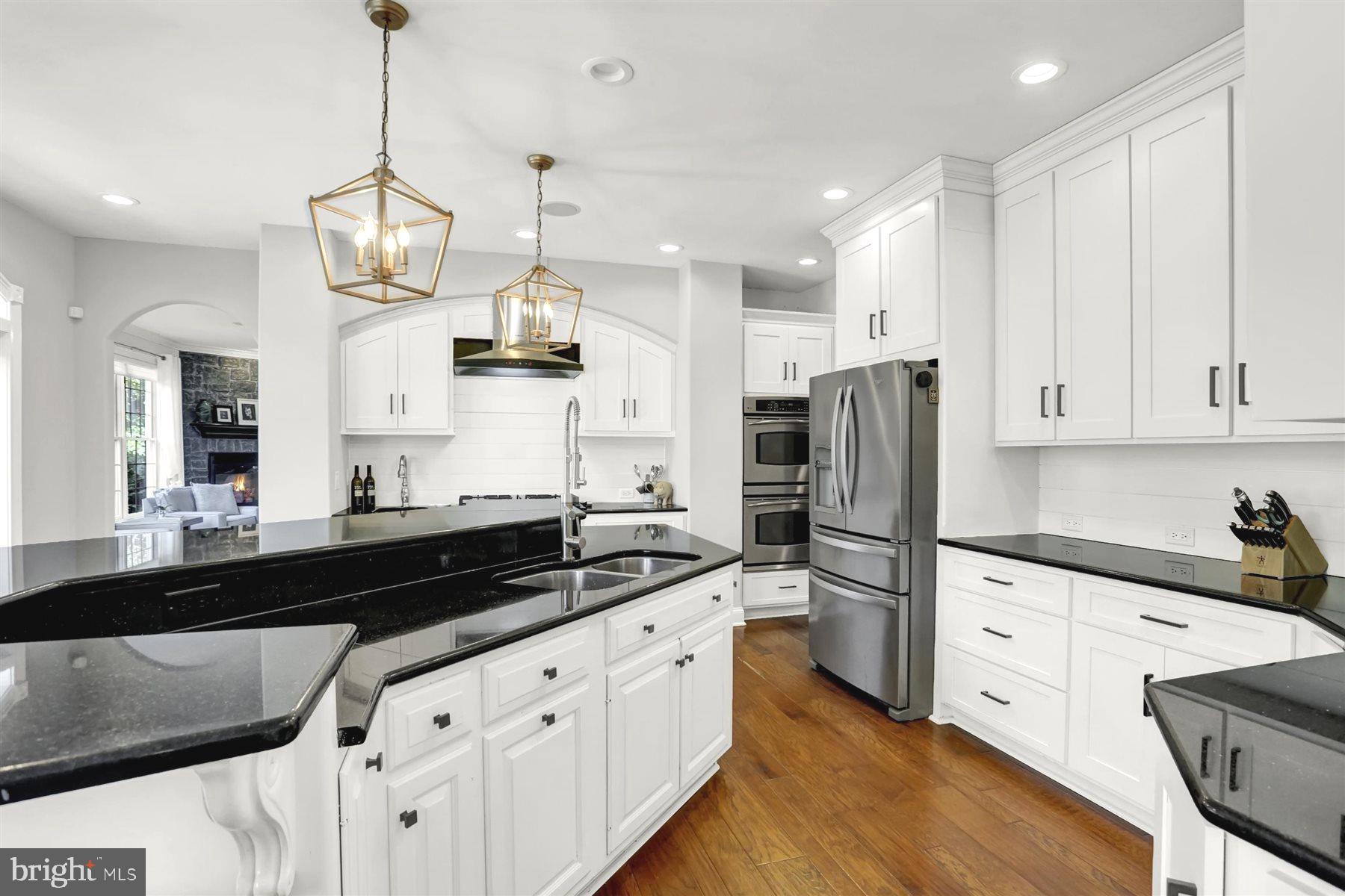 HILLSIDE FARMS - Residential