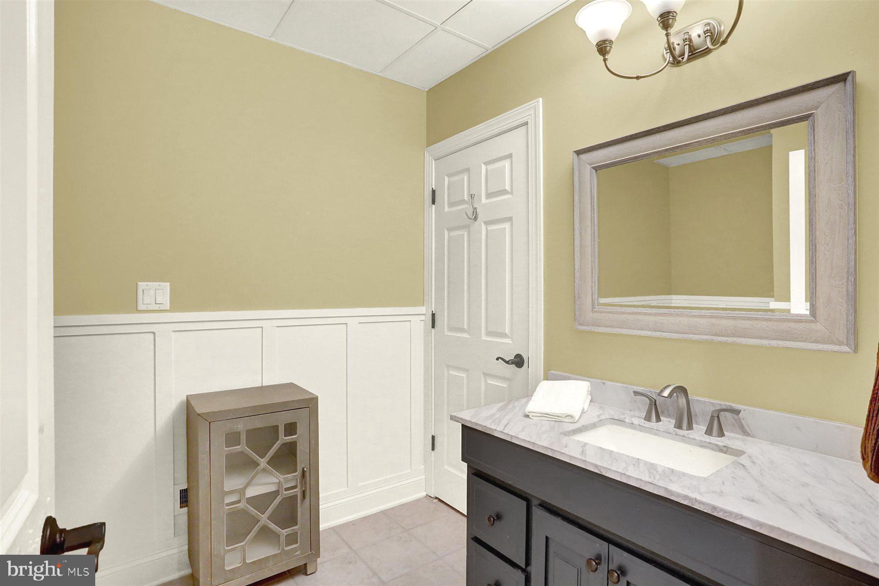 HILLSIDE FARMS - Residential