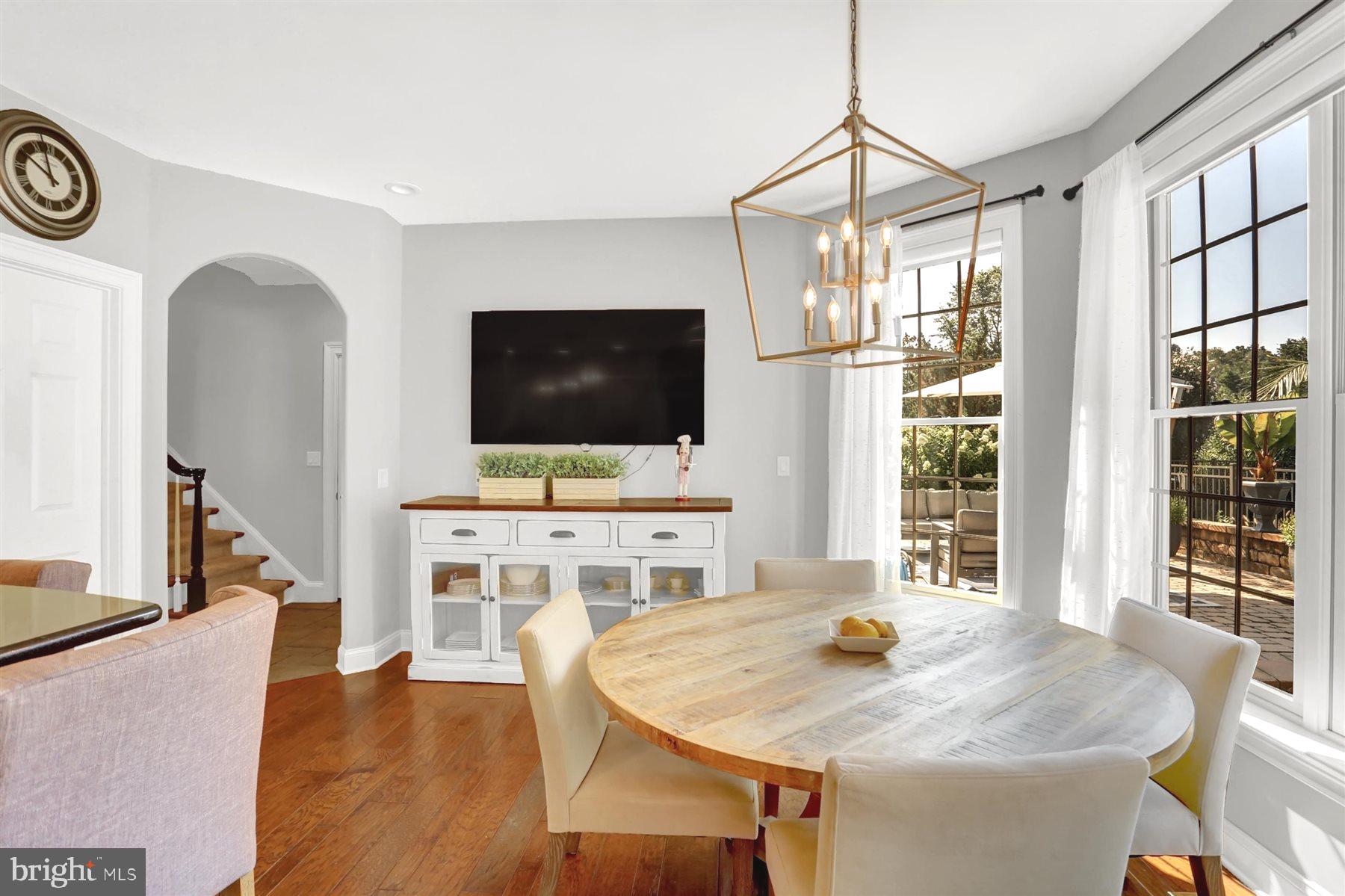 HILLSIDE FARMS - Residential