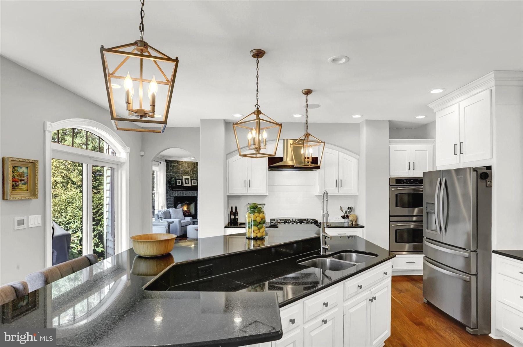 HILLSIDE FARMS - Residential