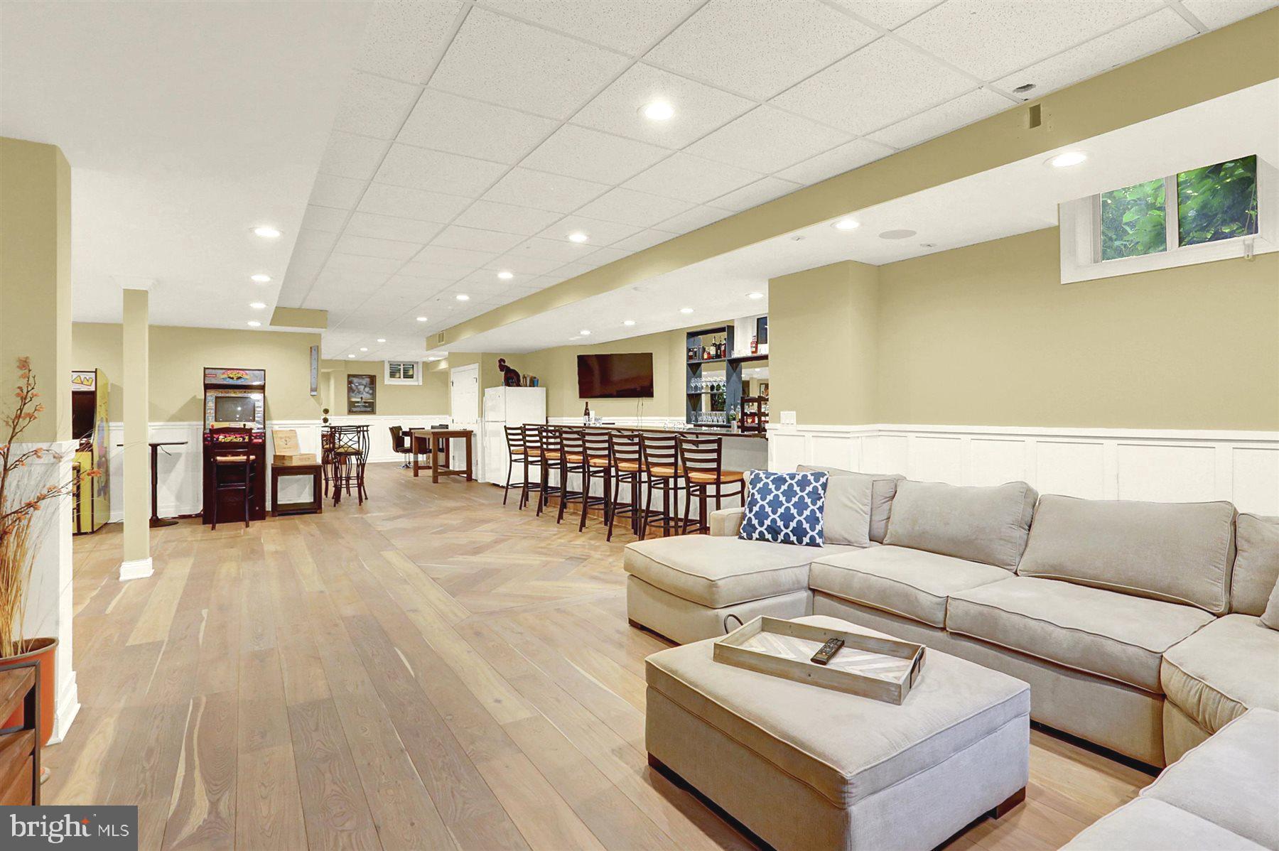 HILLSIDE FARMS - Residential