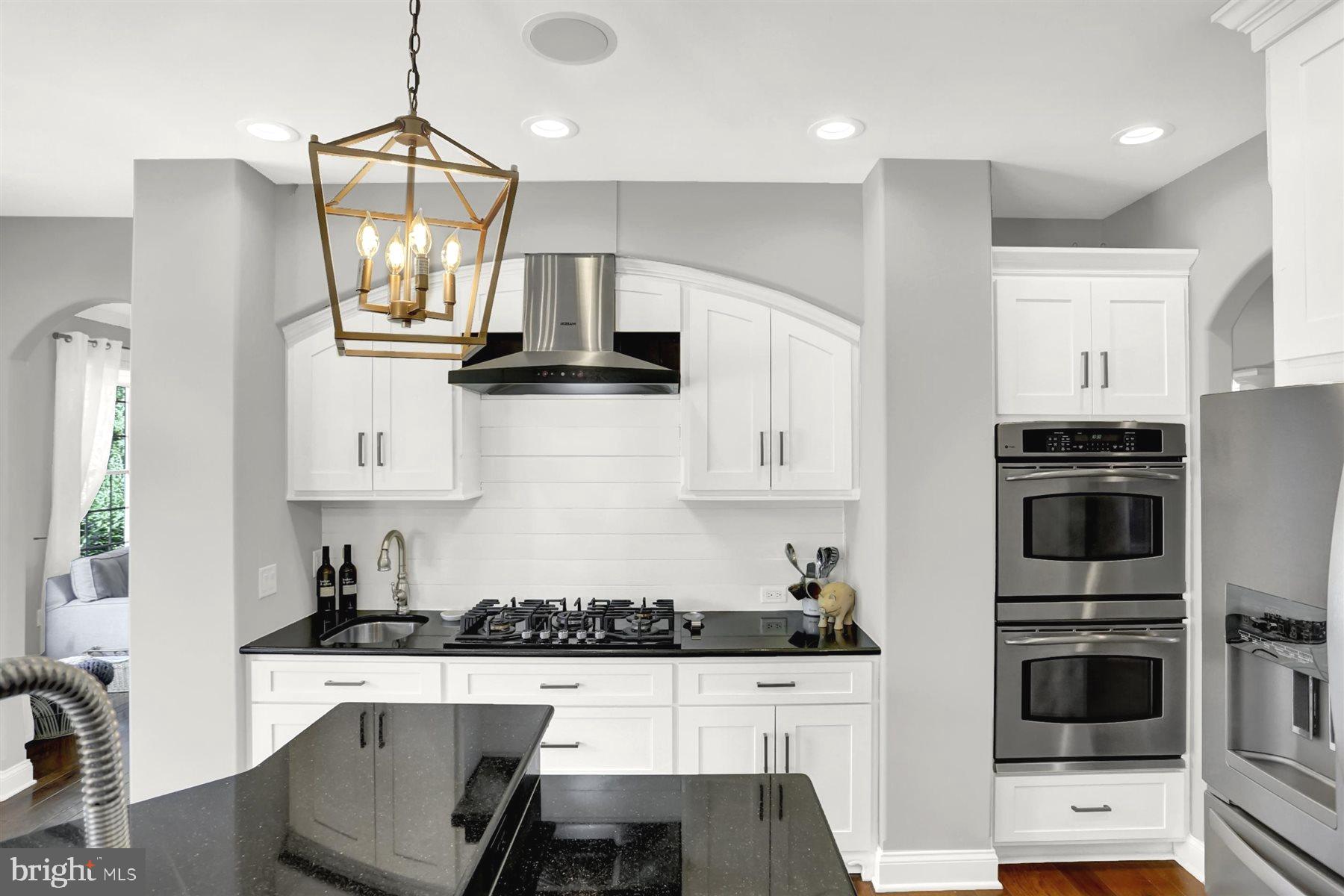 HILLSIDE FARMS - Residential