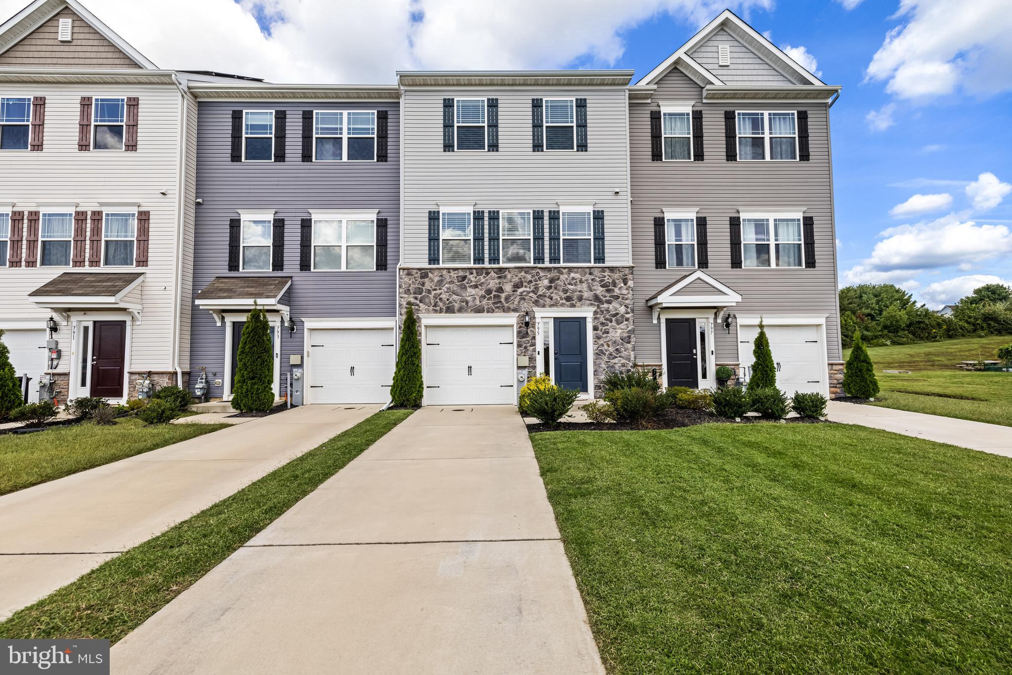 795 MAGNOLIA RIDGE COURT