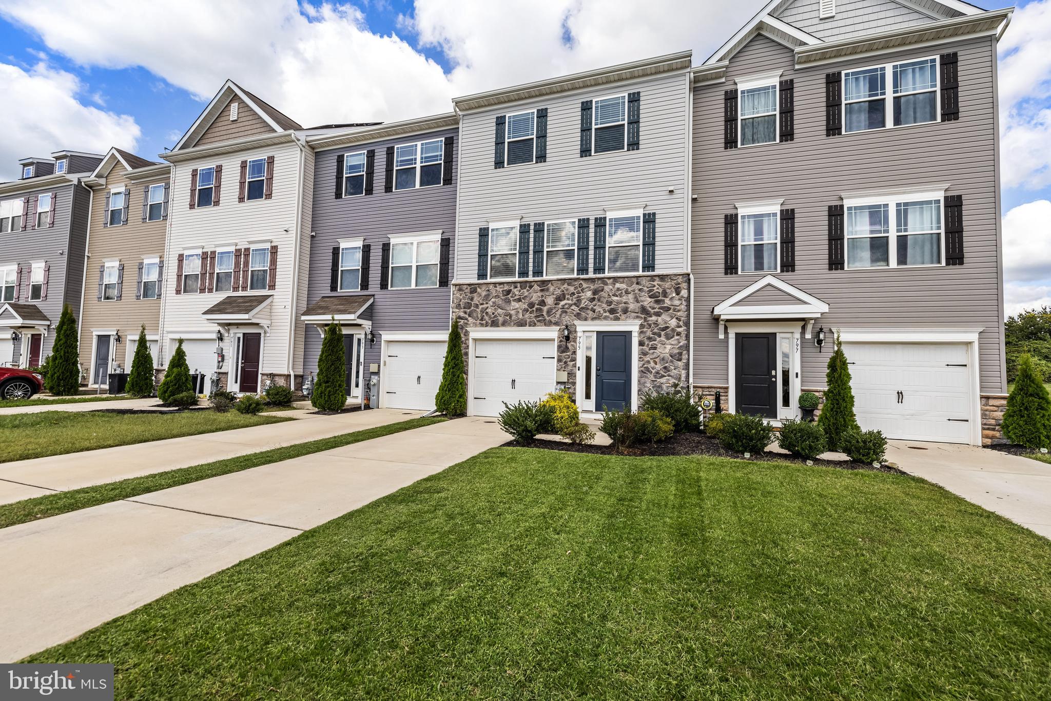 795 MAGNOLIA RIDGE COURT