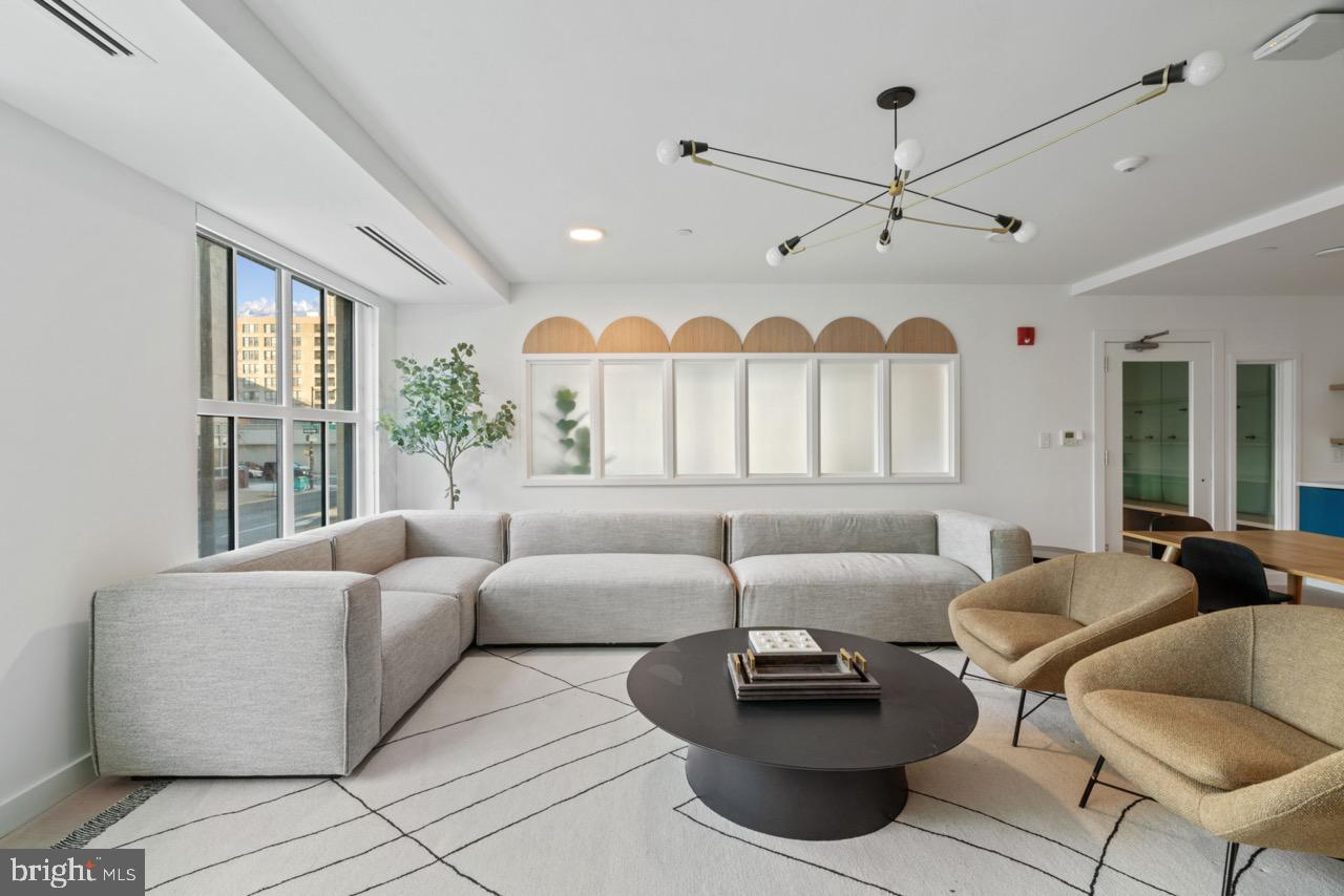 SPRING GARDEN - Residential Lease