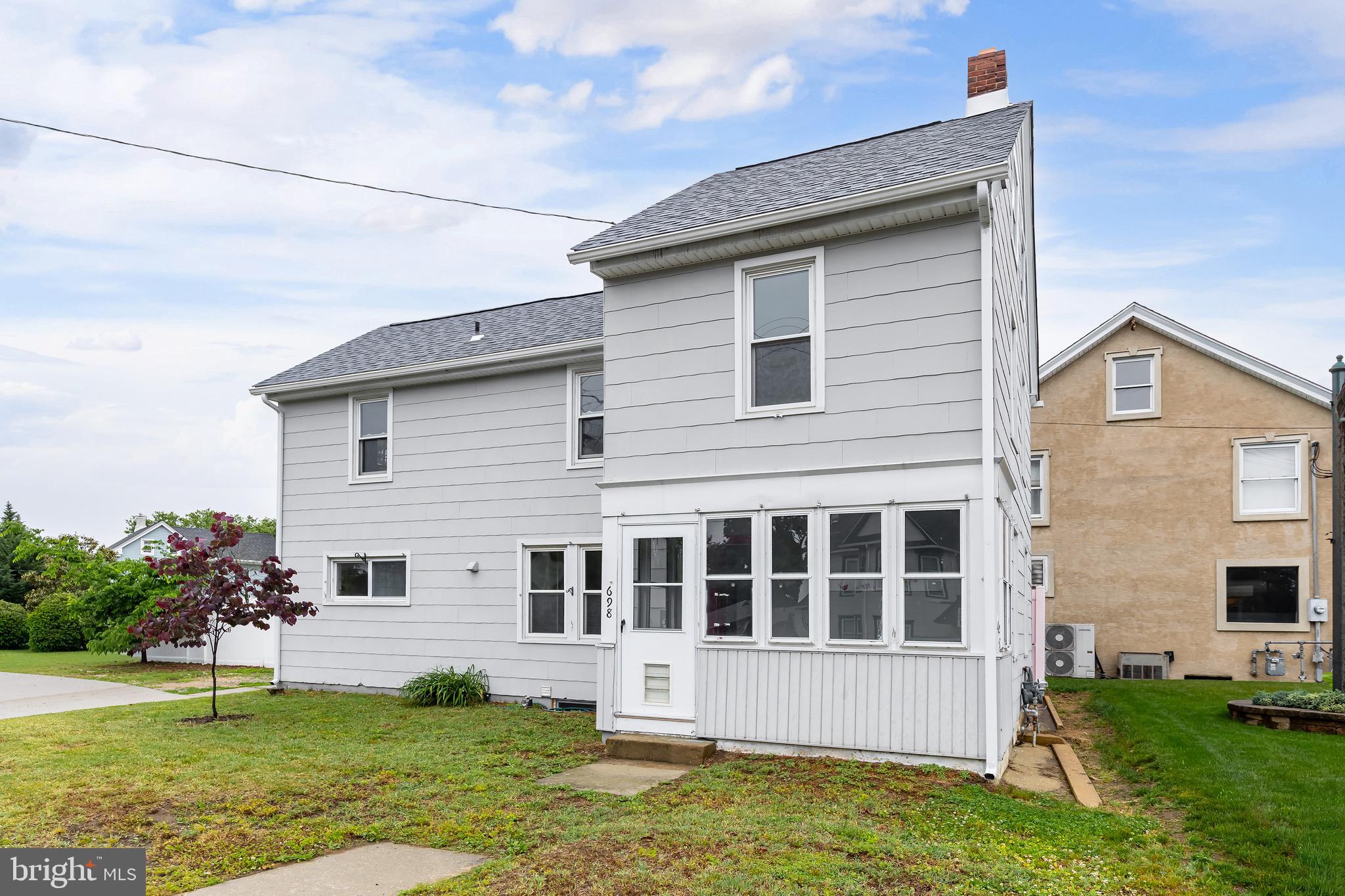 698 MAIN STREET