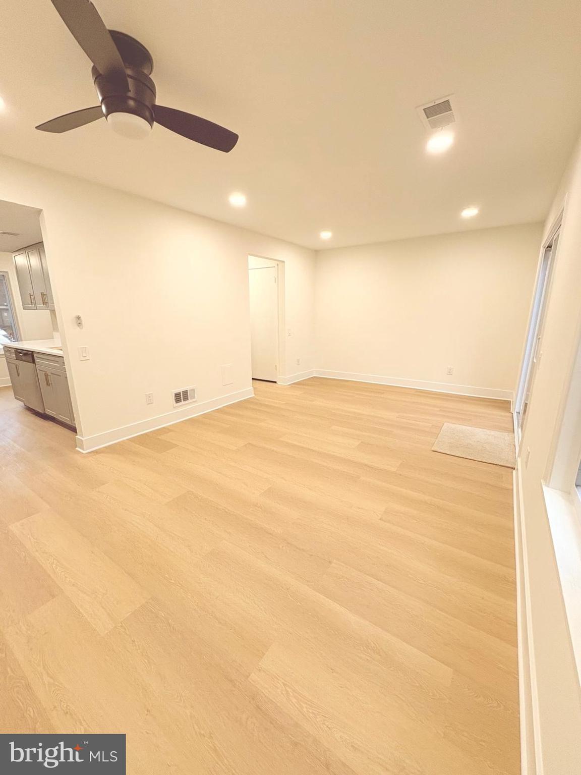 MARYLAND PLACE - Residential