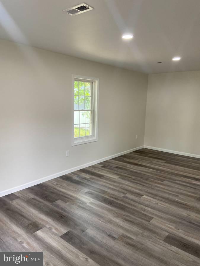 9 SLIPSTREAM COURT
