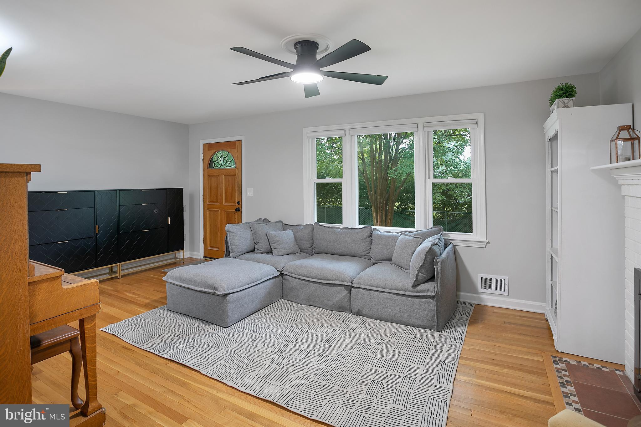 YORK MANOR - Residential