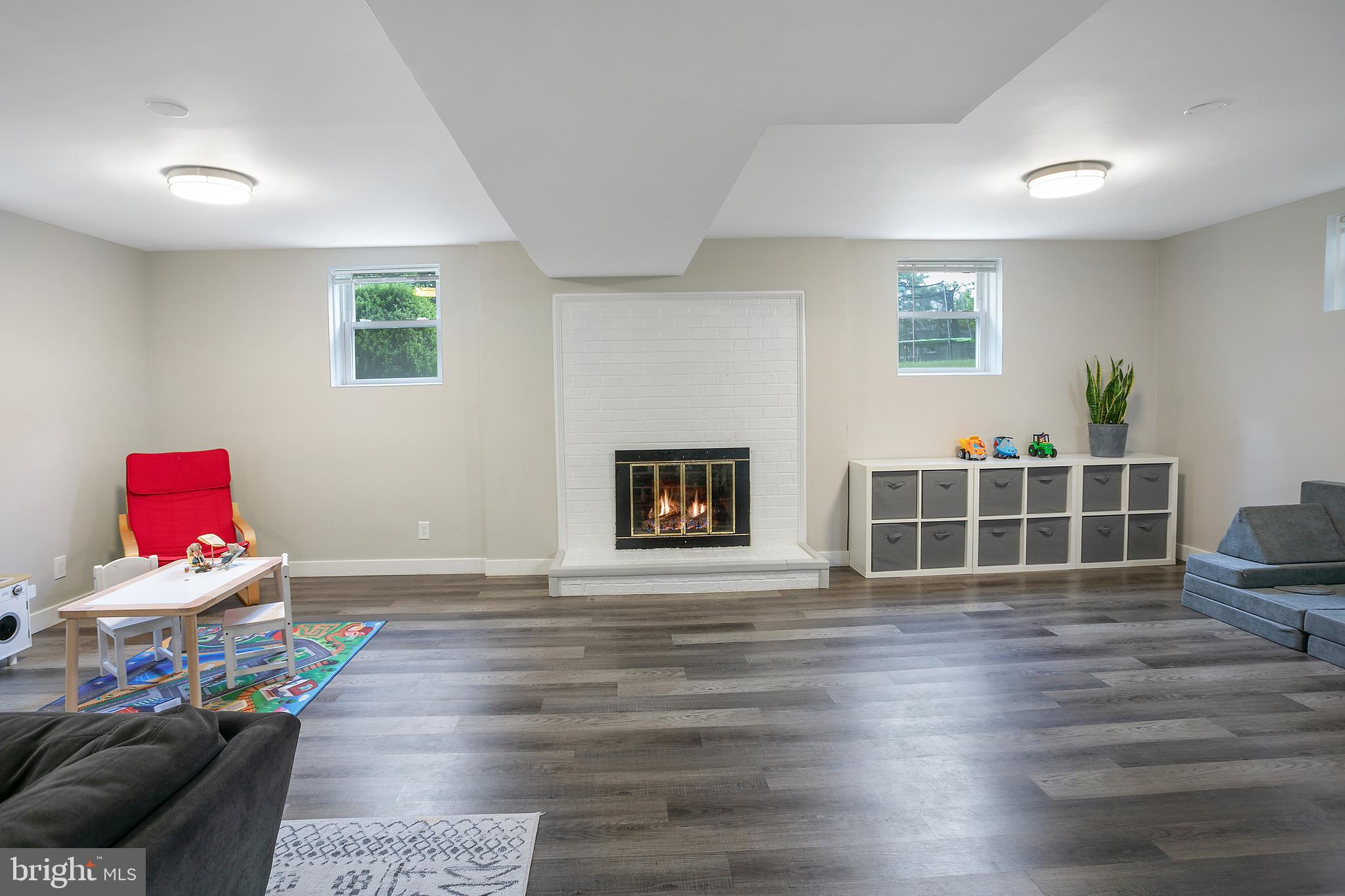 YORK MANOR - Residential