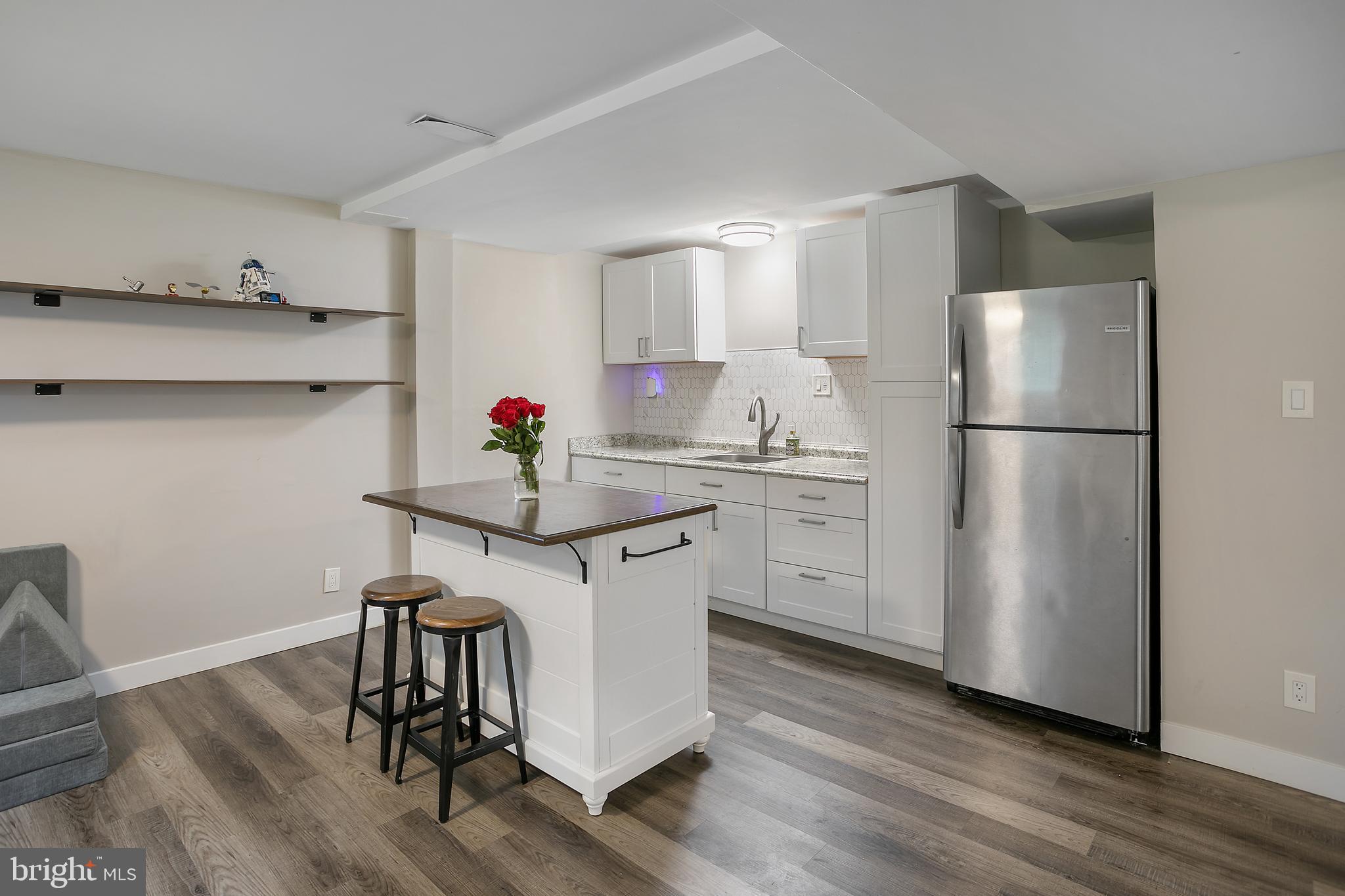 YORK MANOR - Residential