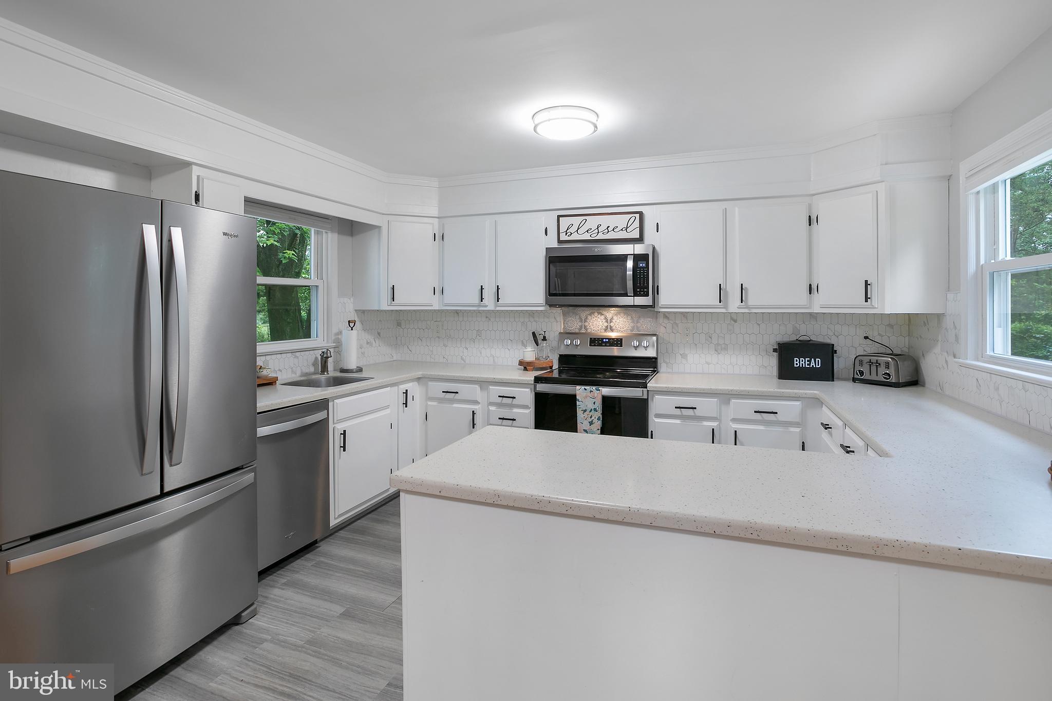 YORK MANOR - Residential