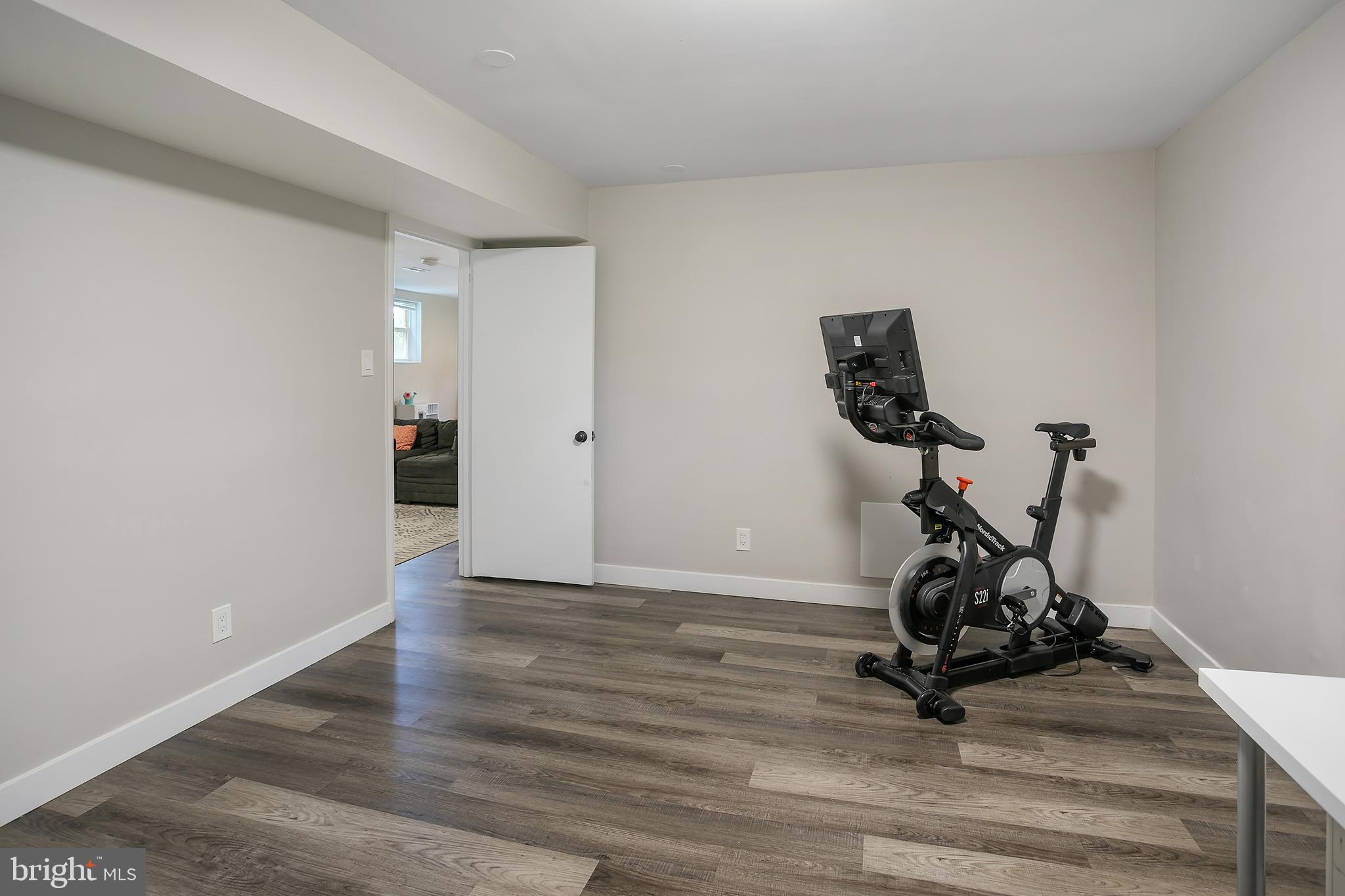 YORK MANOR - Residential