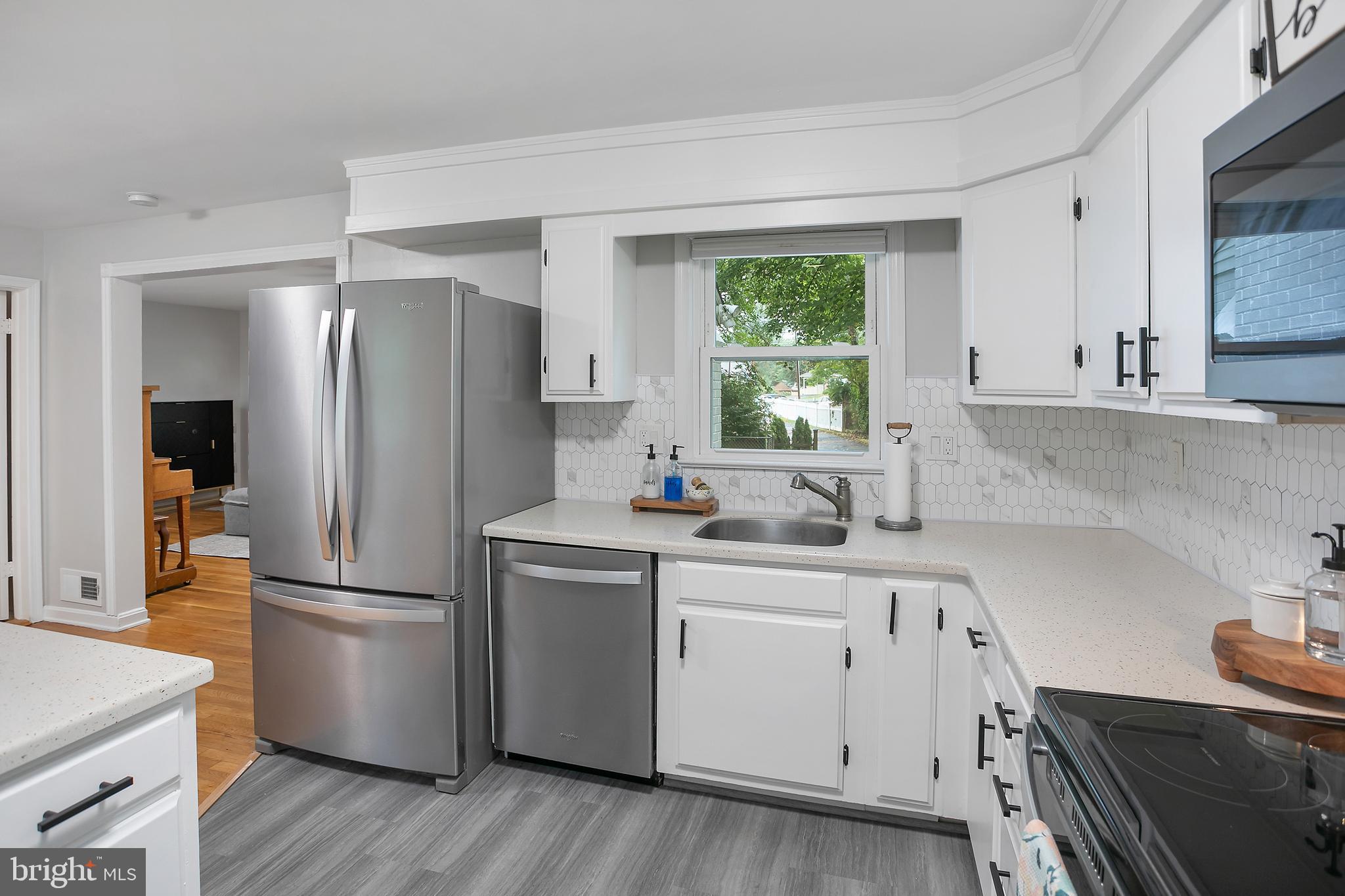 YORK MANOR - Residential