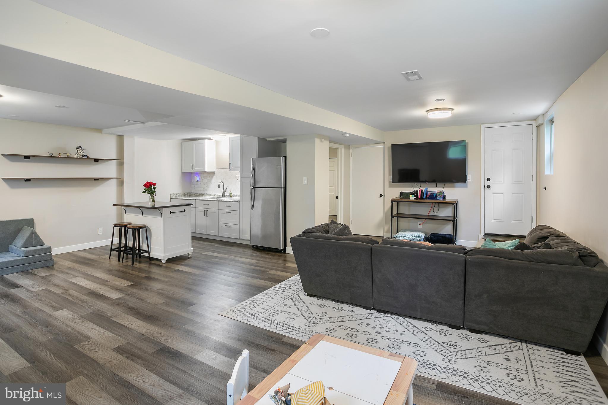 YORK MANOR - Residential