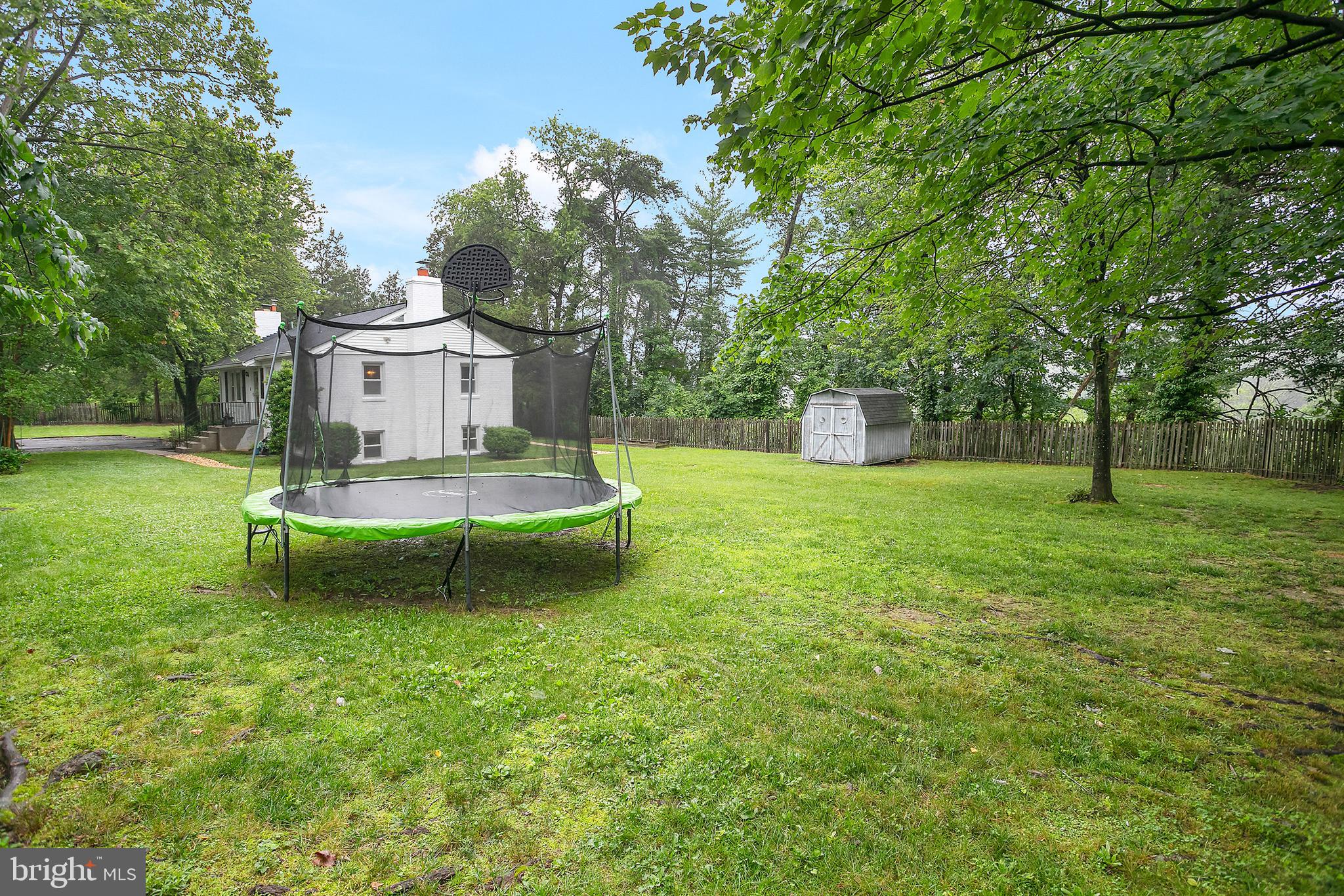 YORK MANOR - Residential