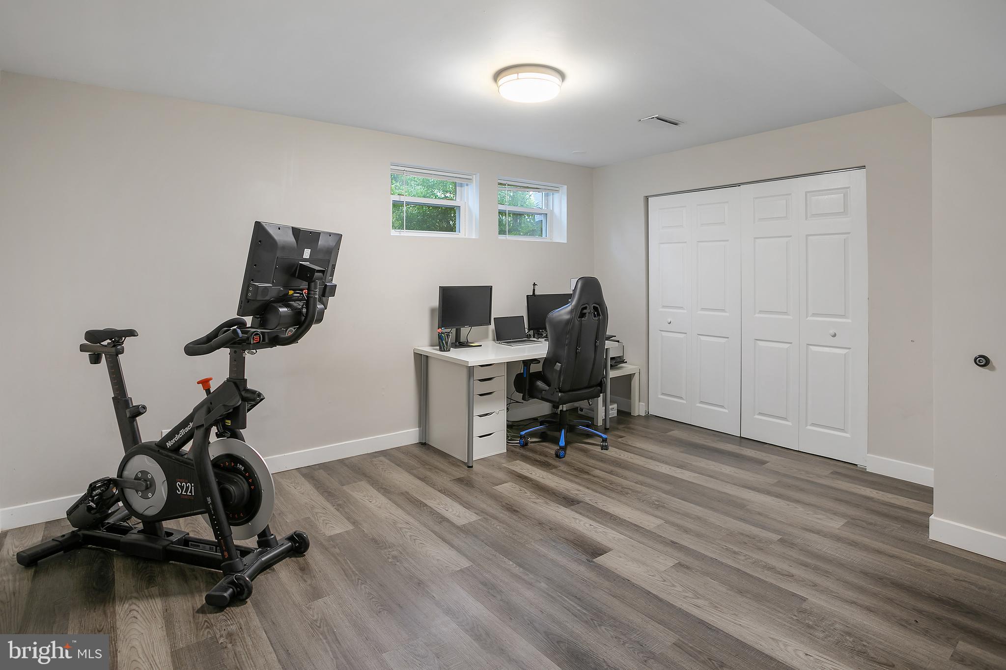 YORK MANOR - Residential