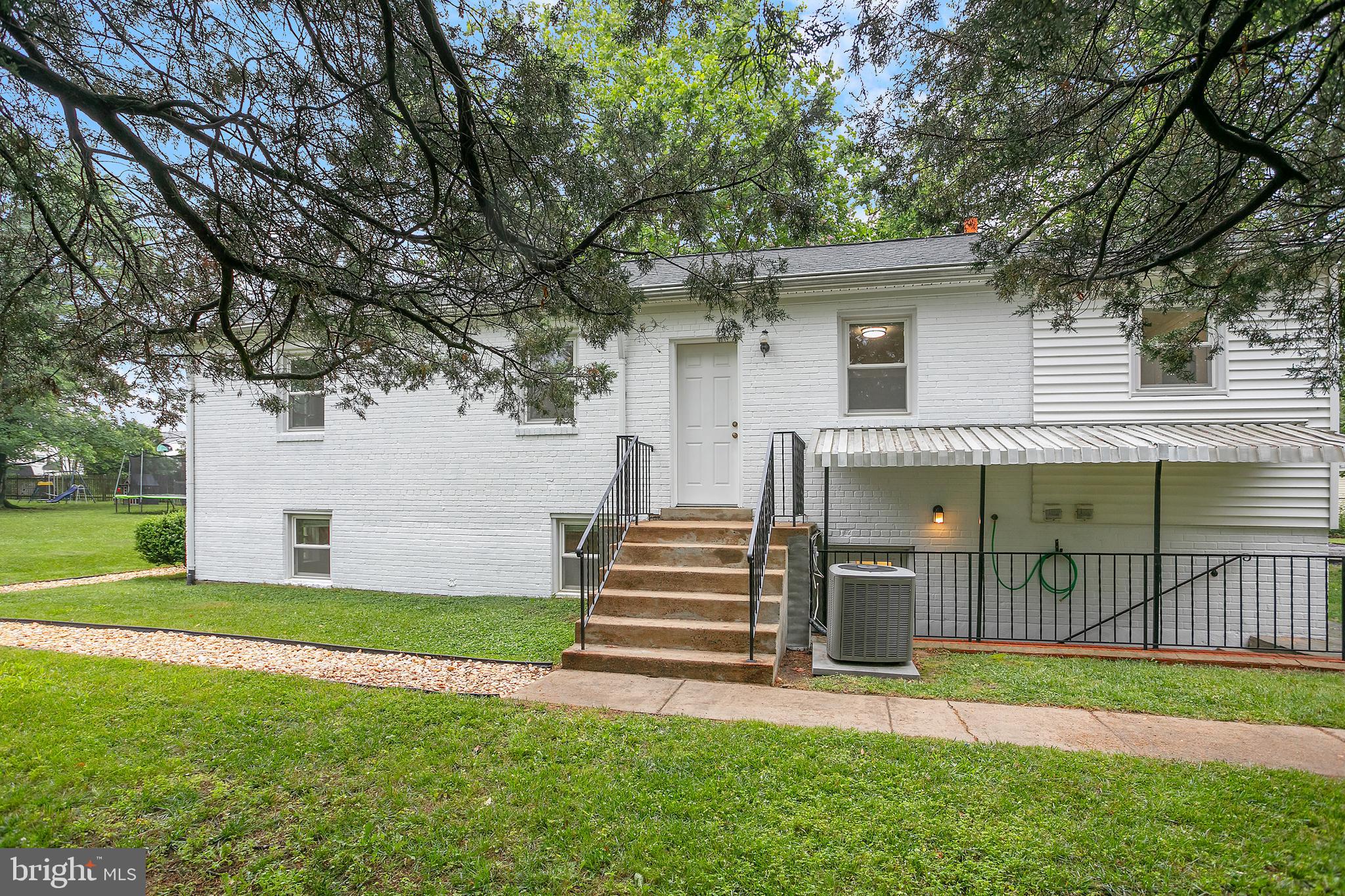 YORK MANOR - Residential