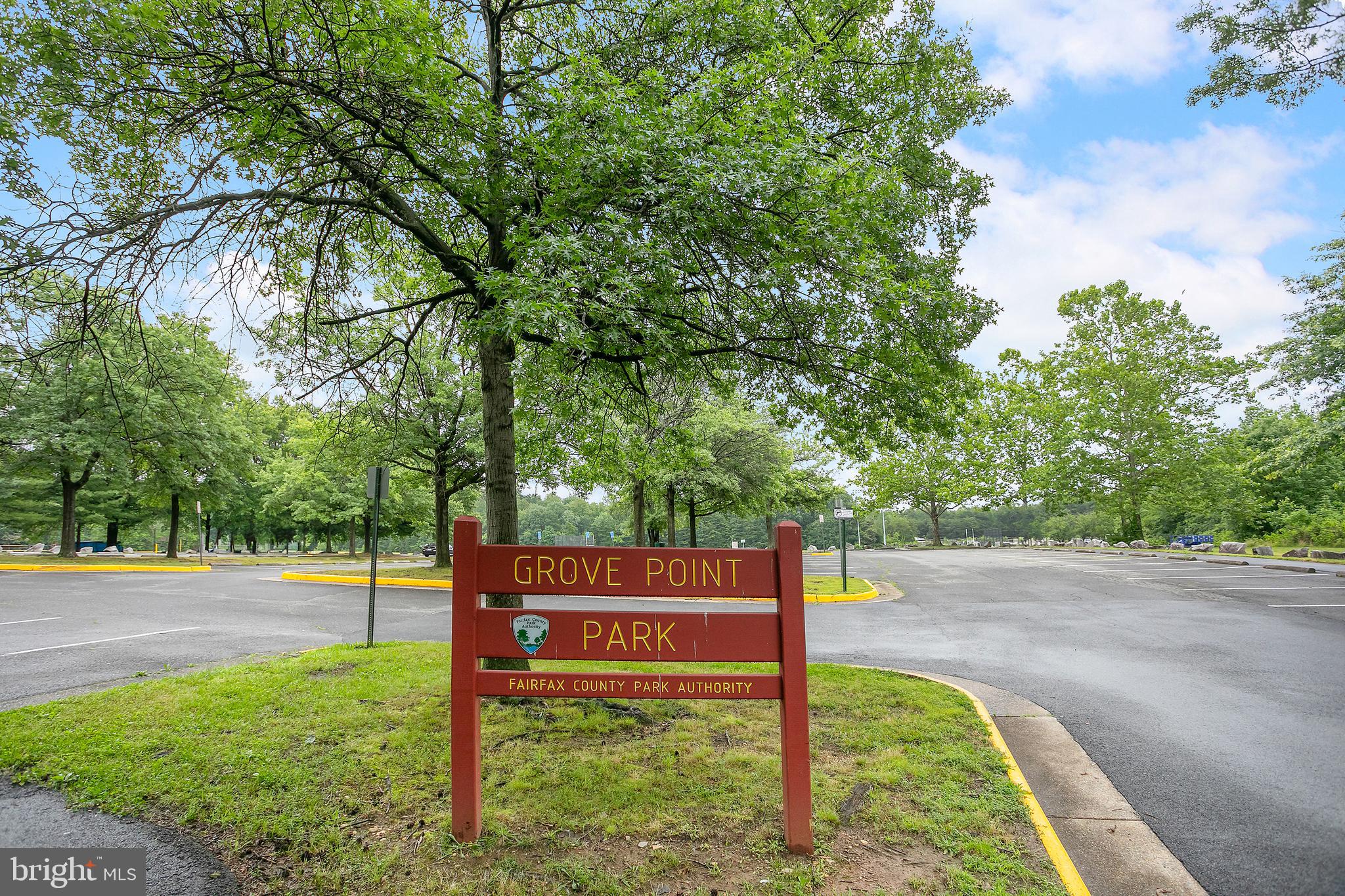 YORK MANOR - Residential