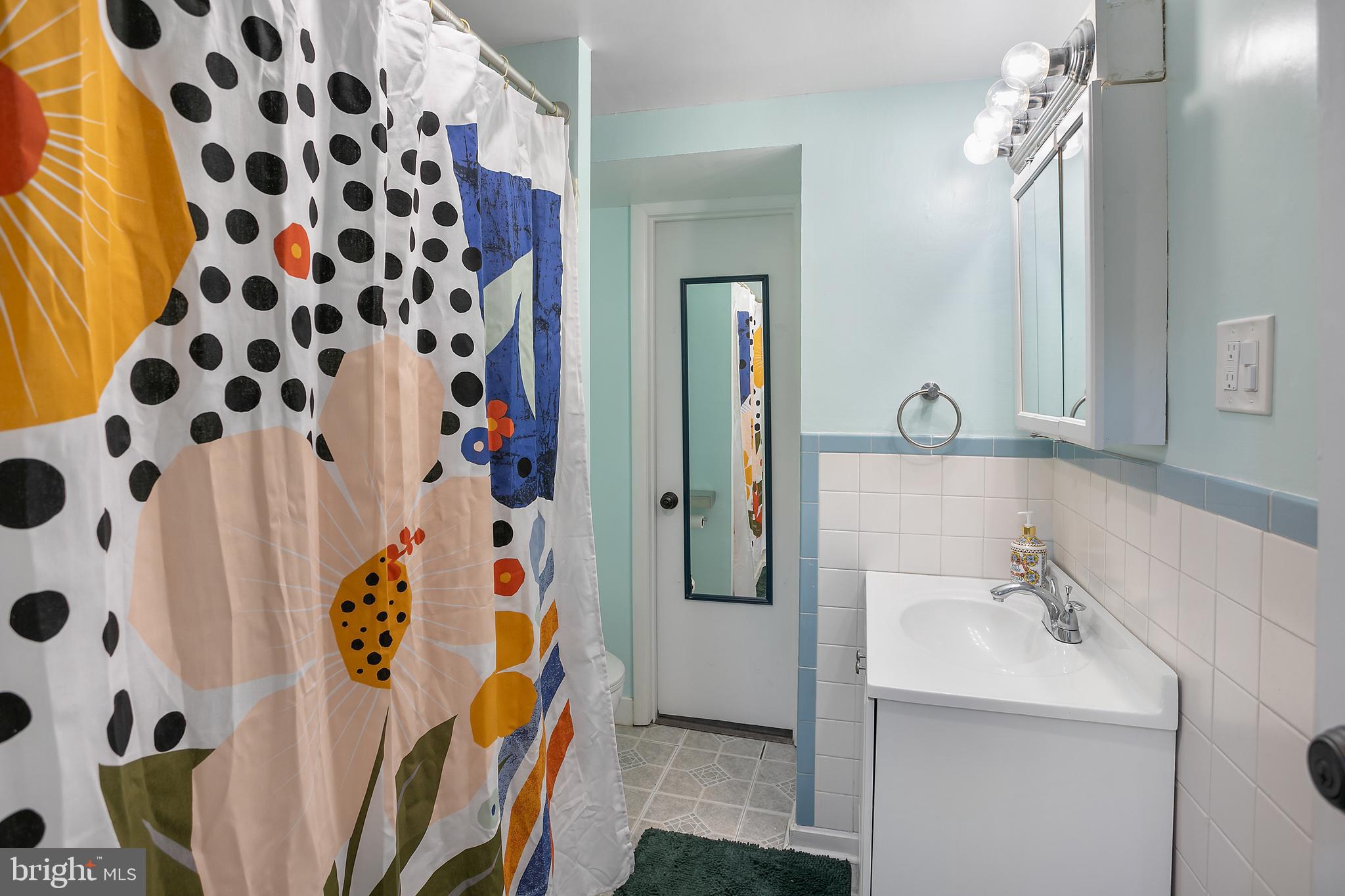 YORK MANOR - Residential