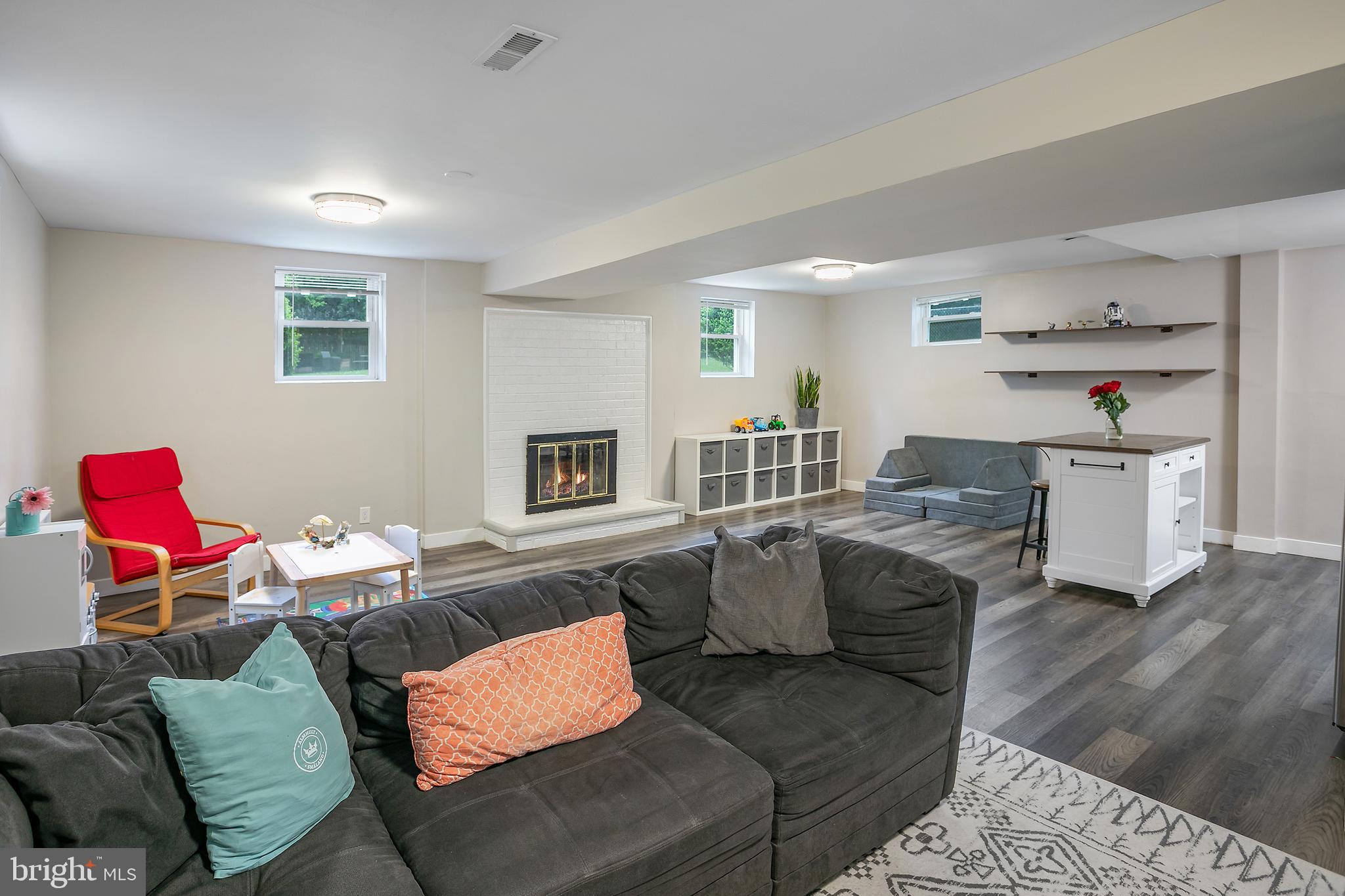 YORK MANOR - Residential