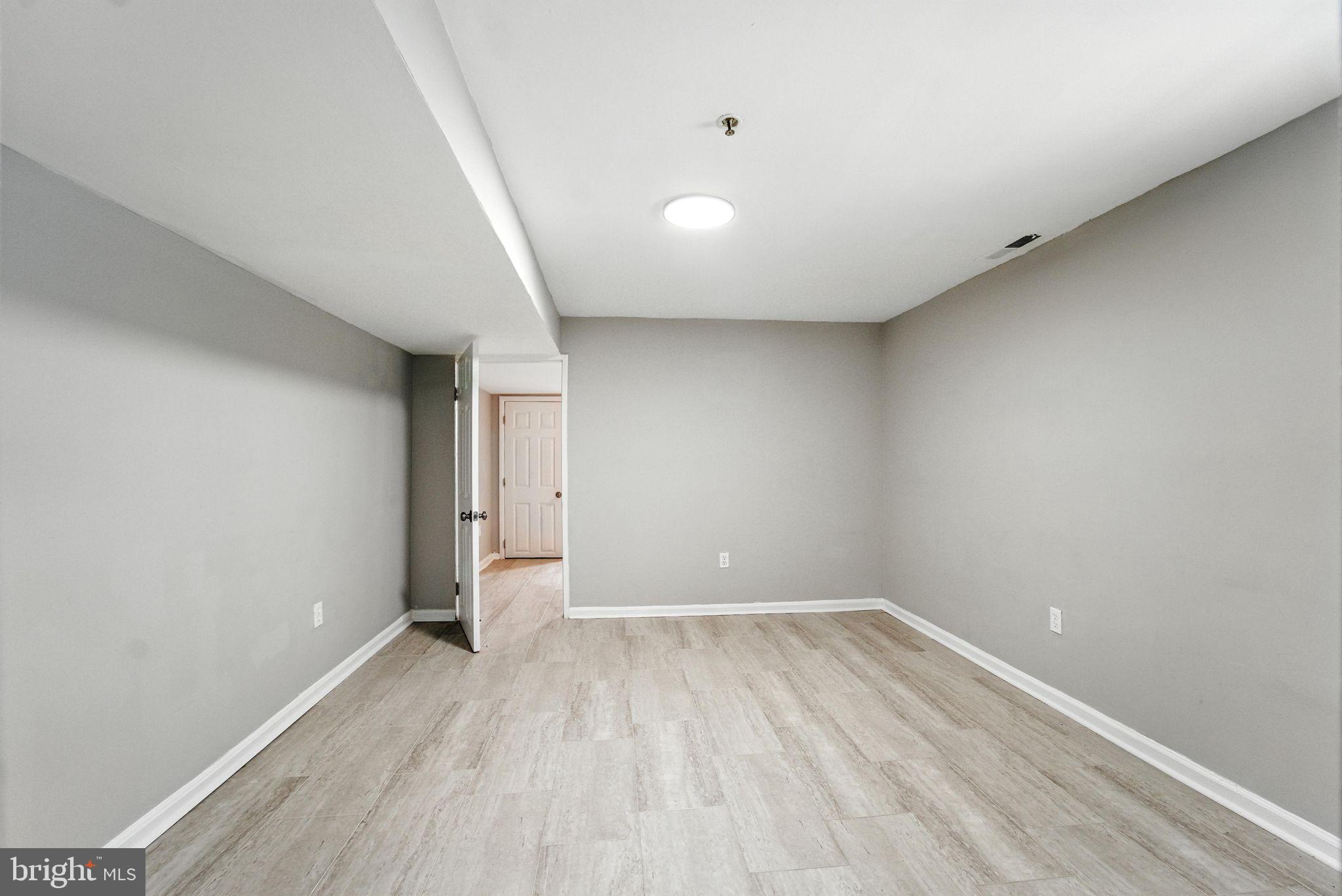 MIDWAY - Residential Lease