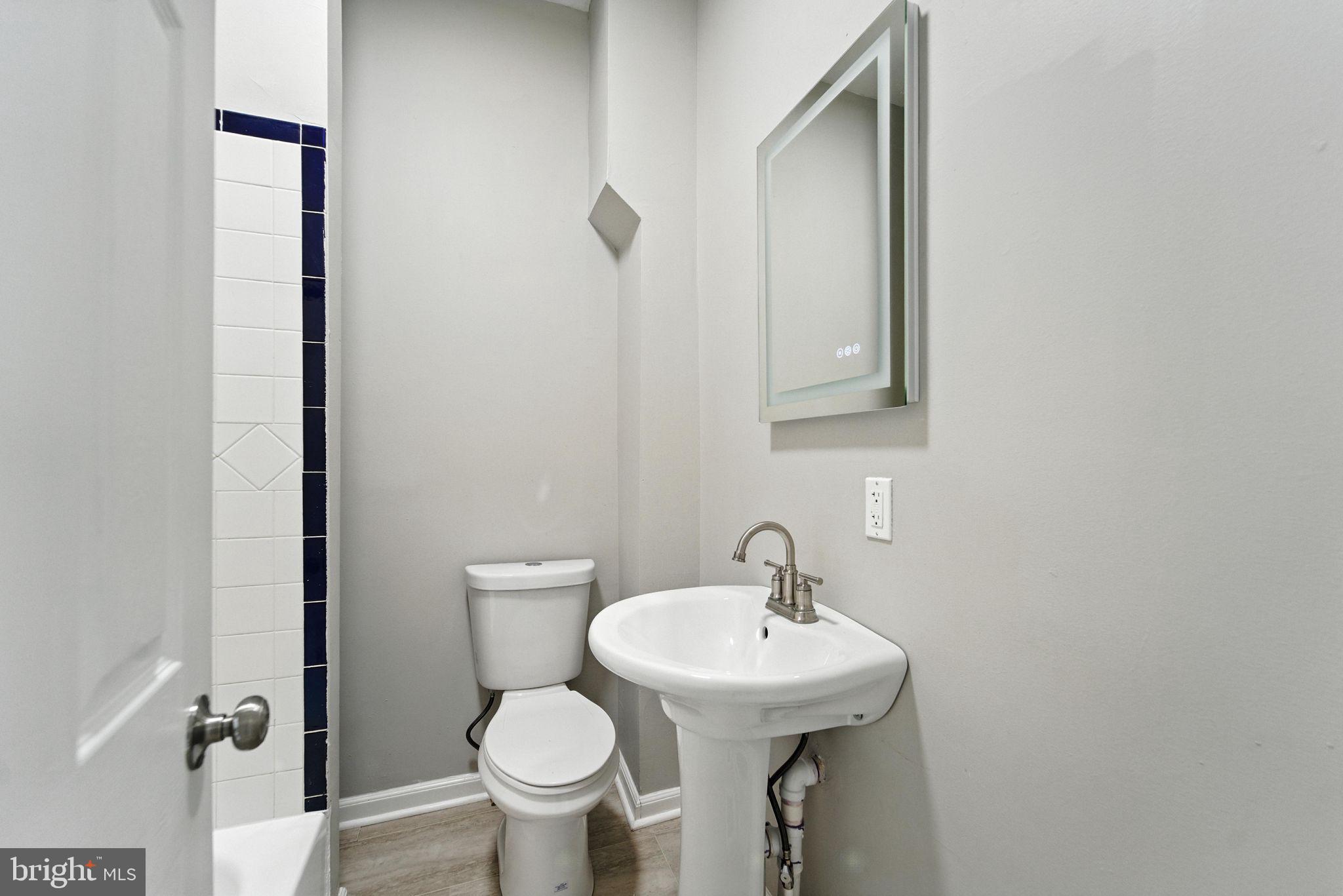 MIDWAY - Residential Lease