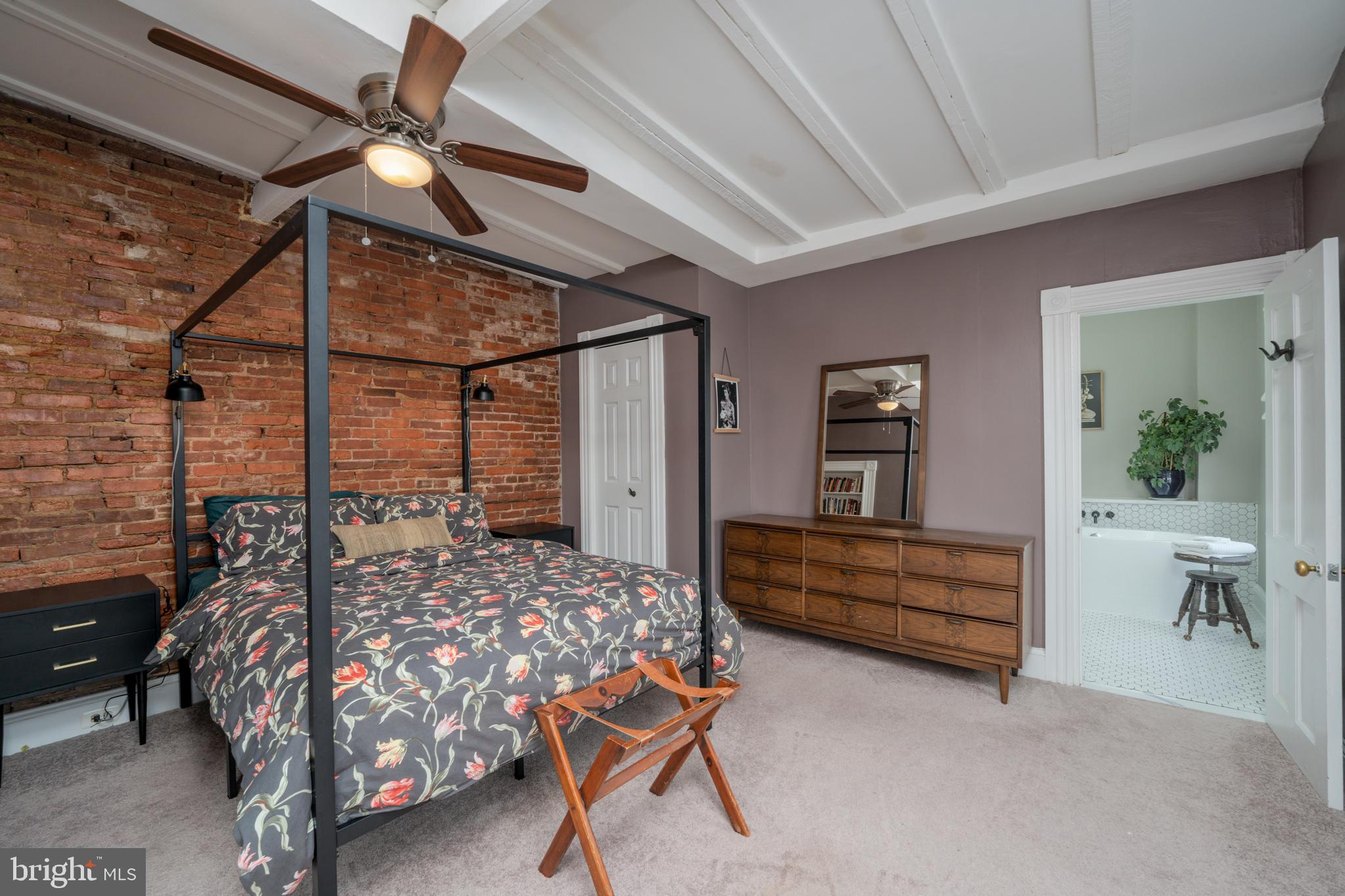 BUTCHERS HILL - Residential