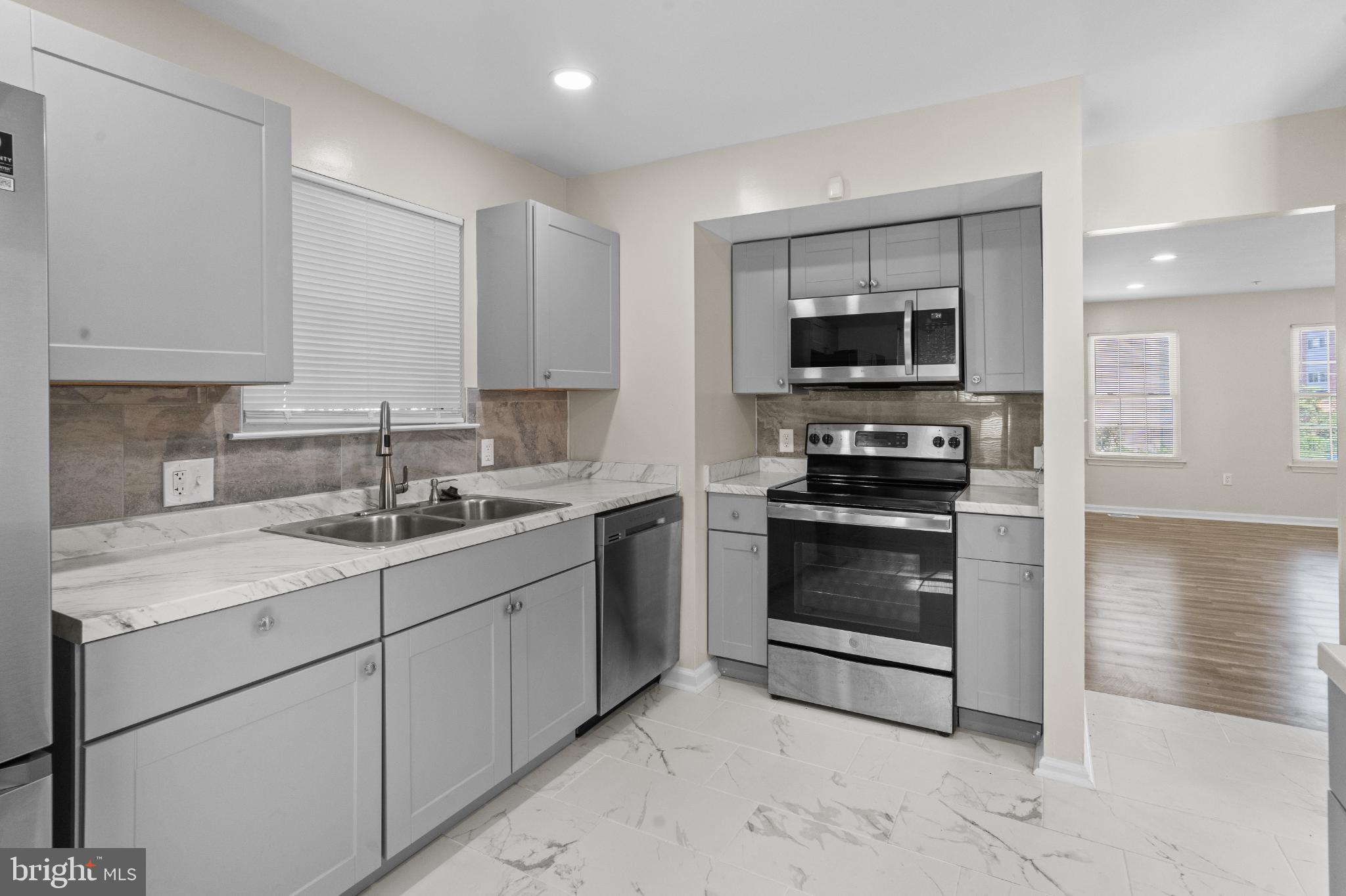 VALLEYBROOKE TOWNES-RESU - Residential