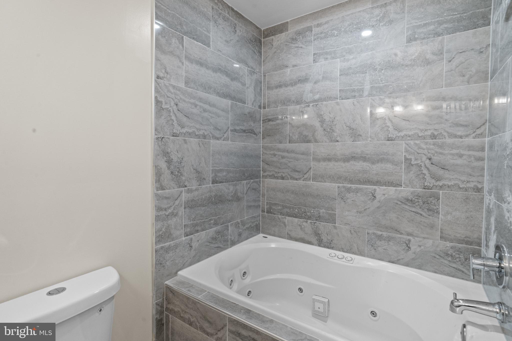 VALLEYBROOKE TOWNES-RESU - Residential