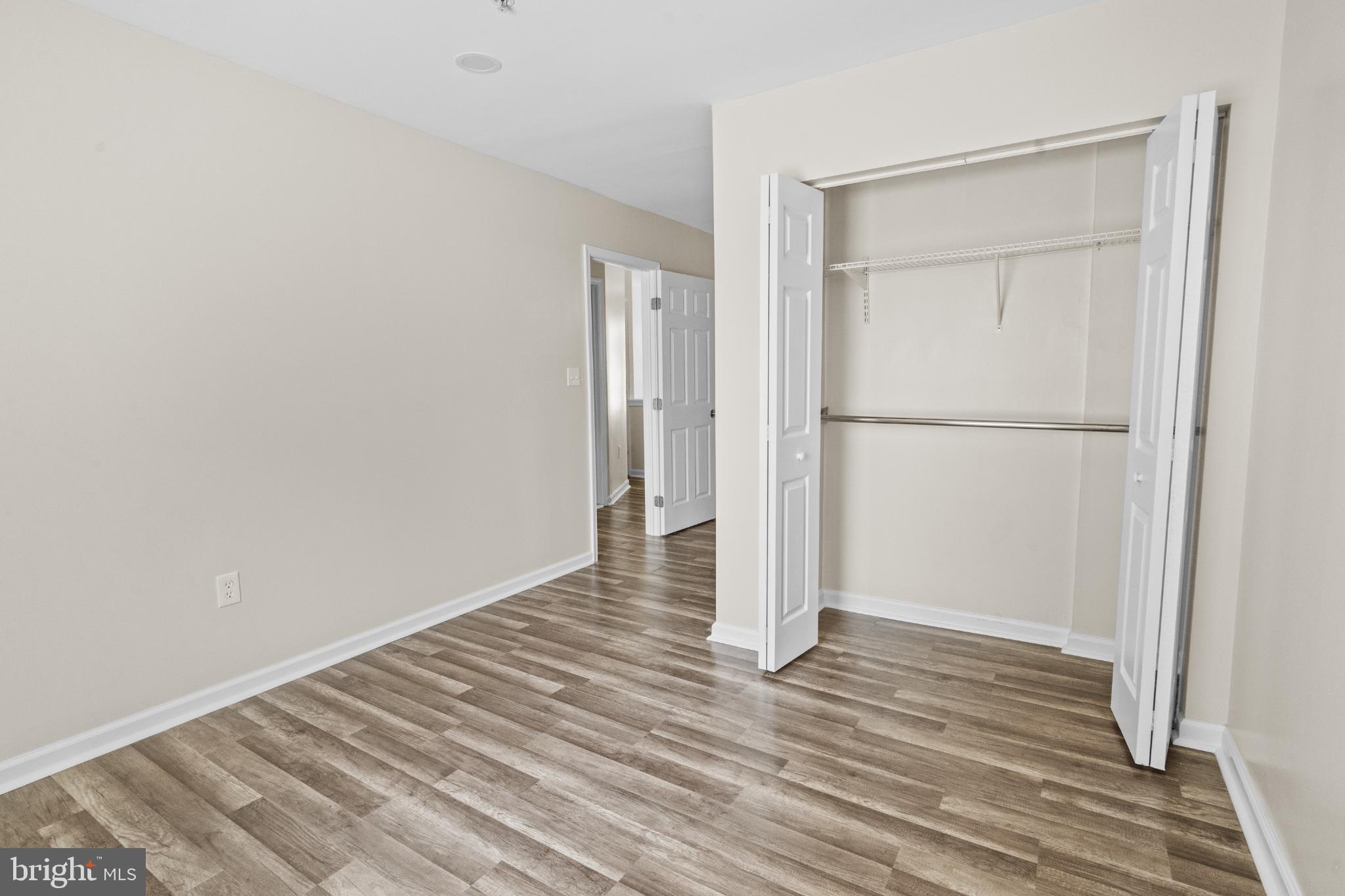 VALLEYBROOKE TOWNES-RESU - Residential