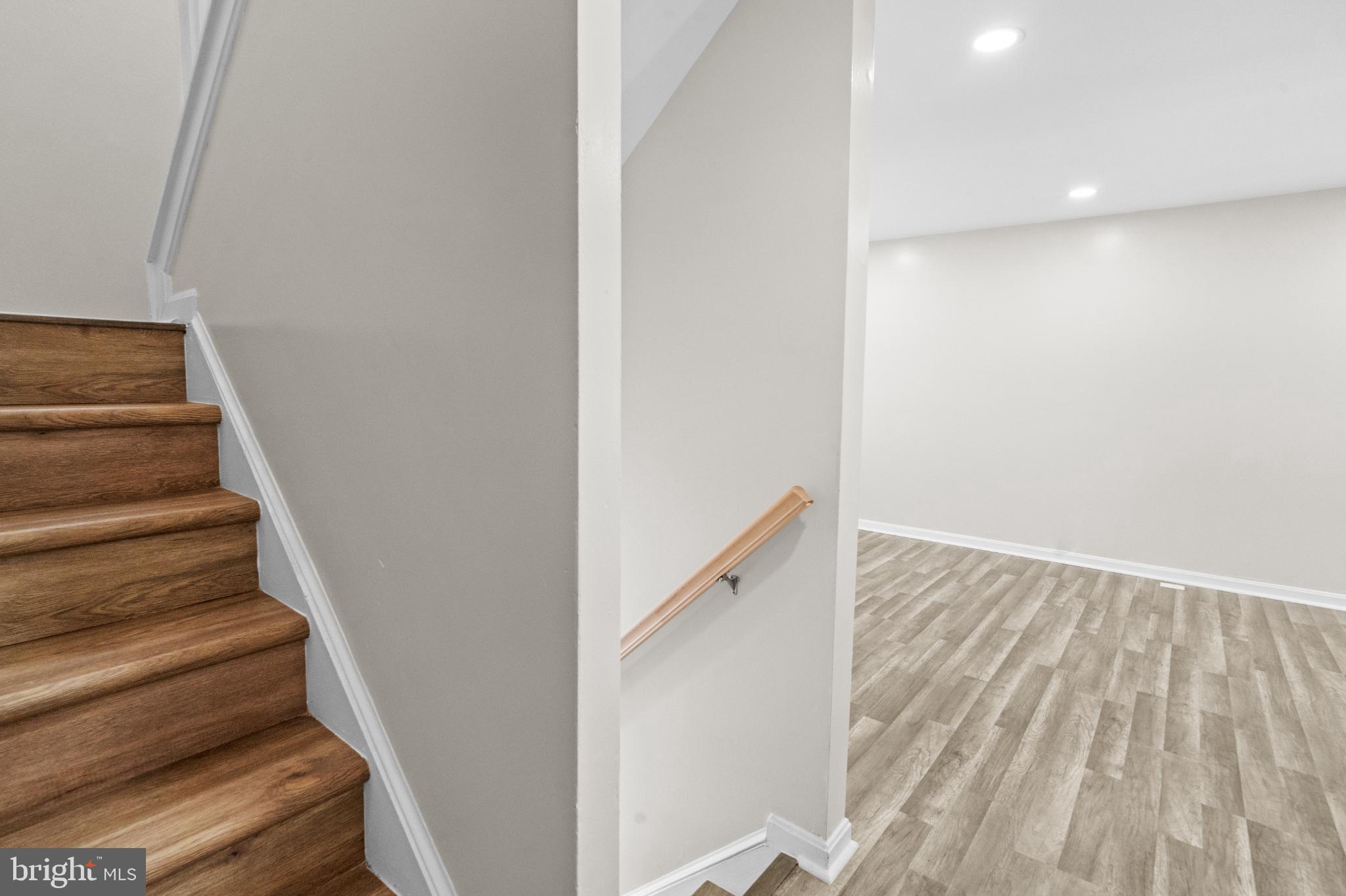 VALLEYBROOKE TOWNES-RESU - Residential