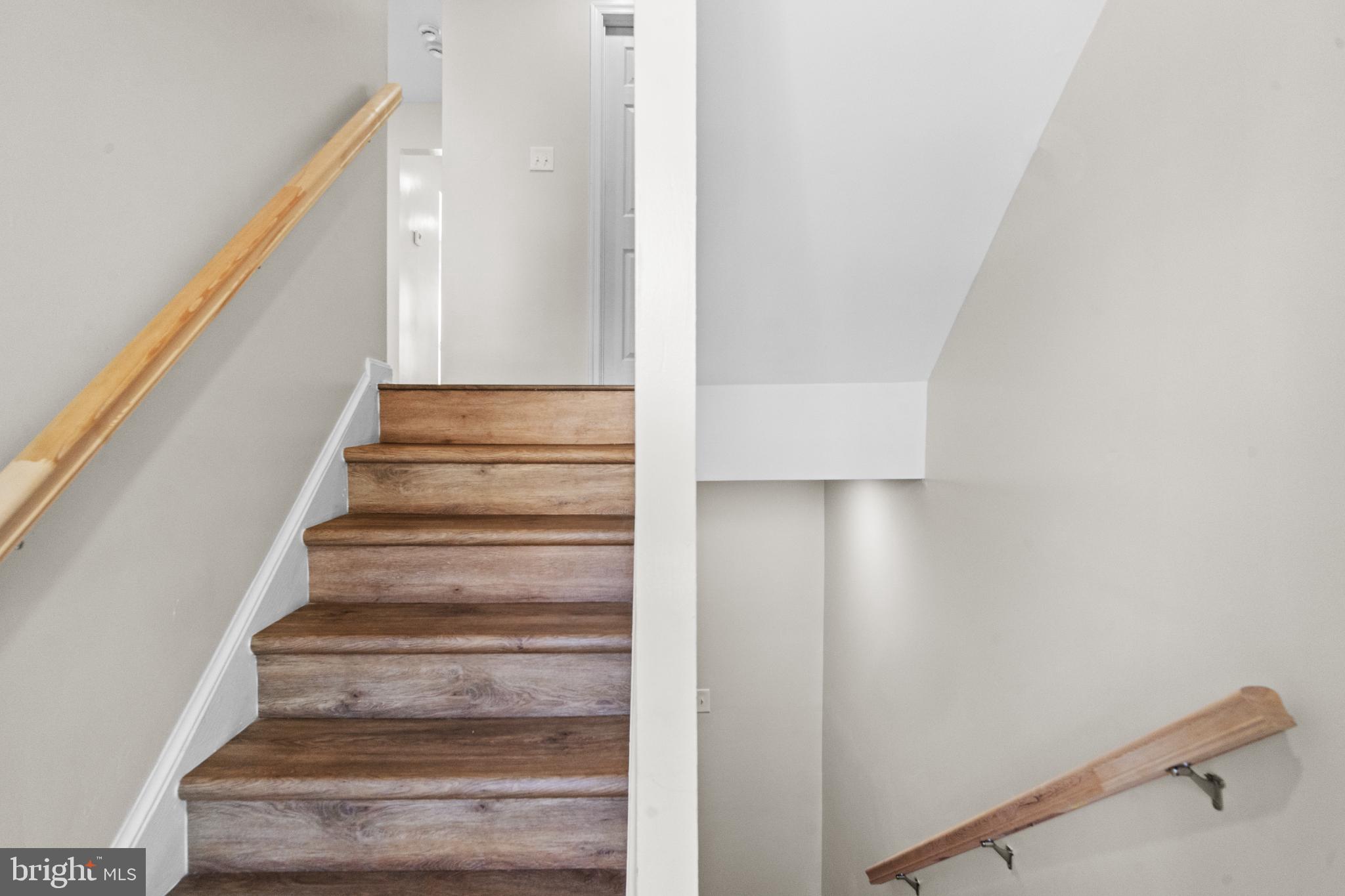 VALLEYBROOKE TOWNES-RESU - Residential