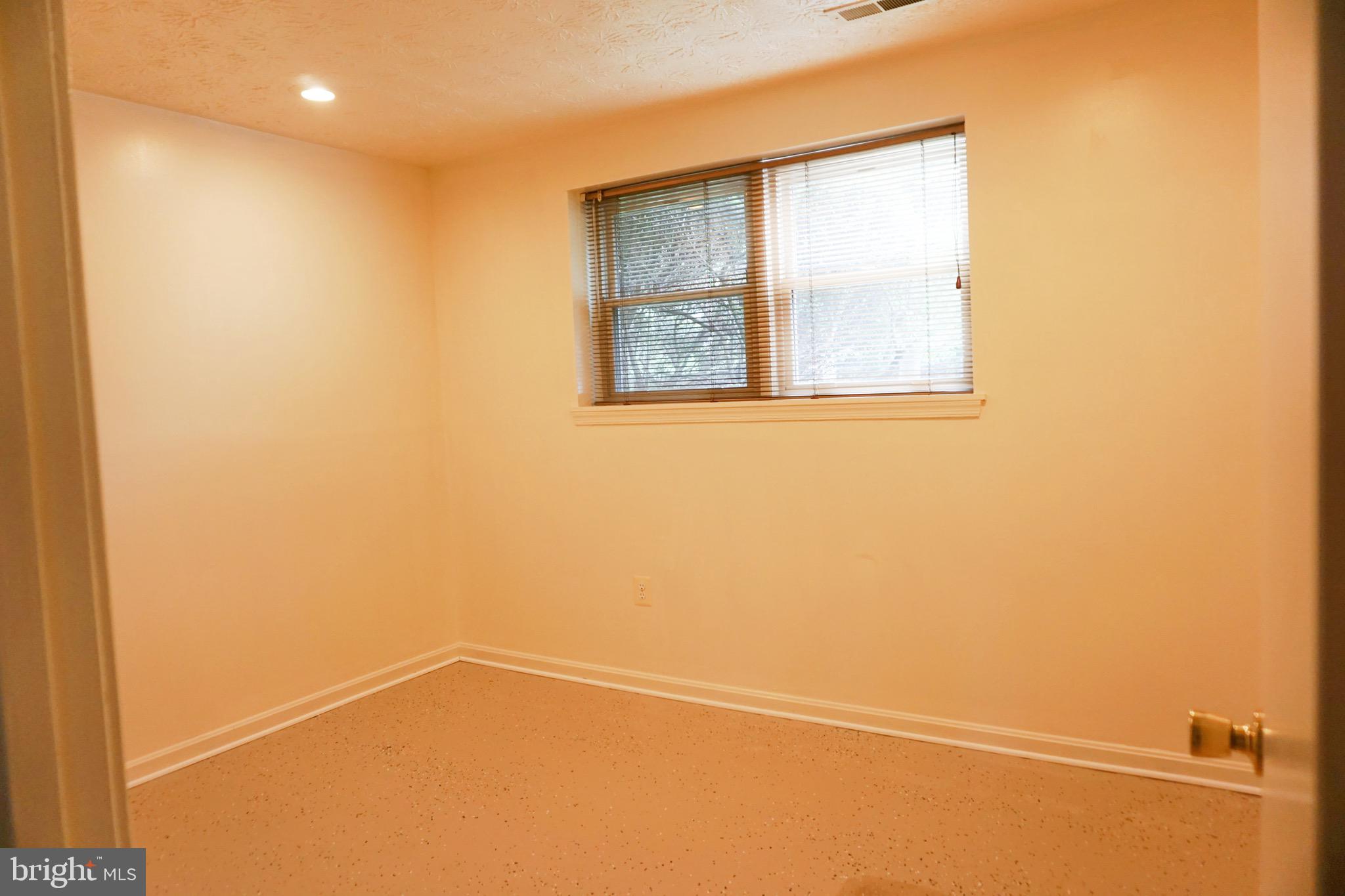 FERNSHIRE FARMS - Residential Lease