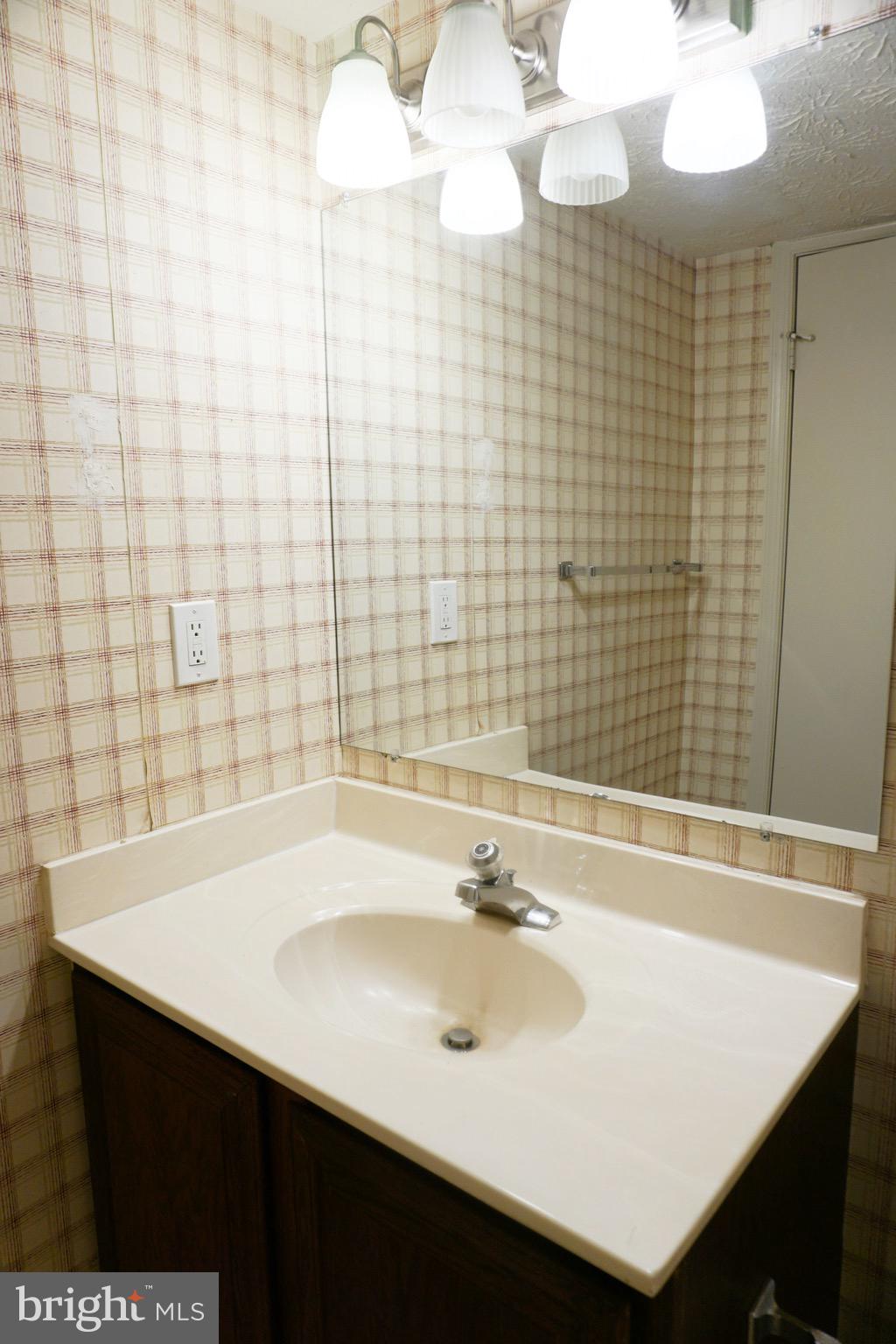 FERNSHIRE FARMS - Residential Lease