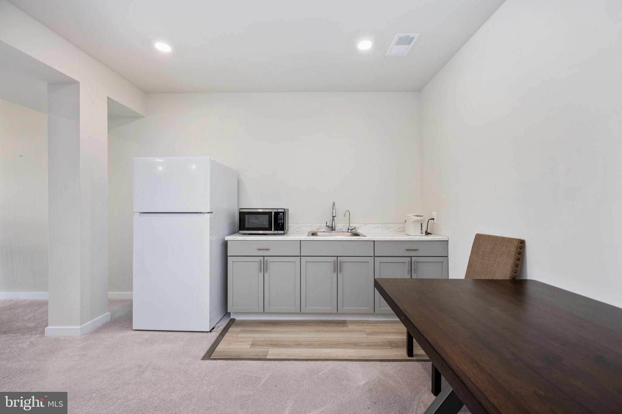 CLEVENGER CORNER VILLAGE - Residential