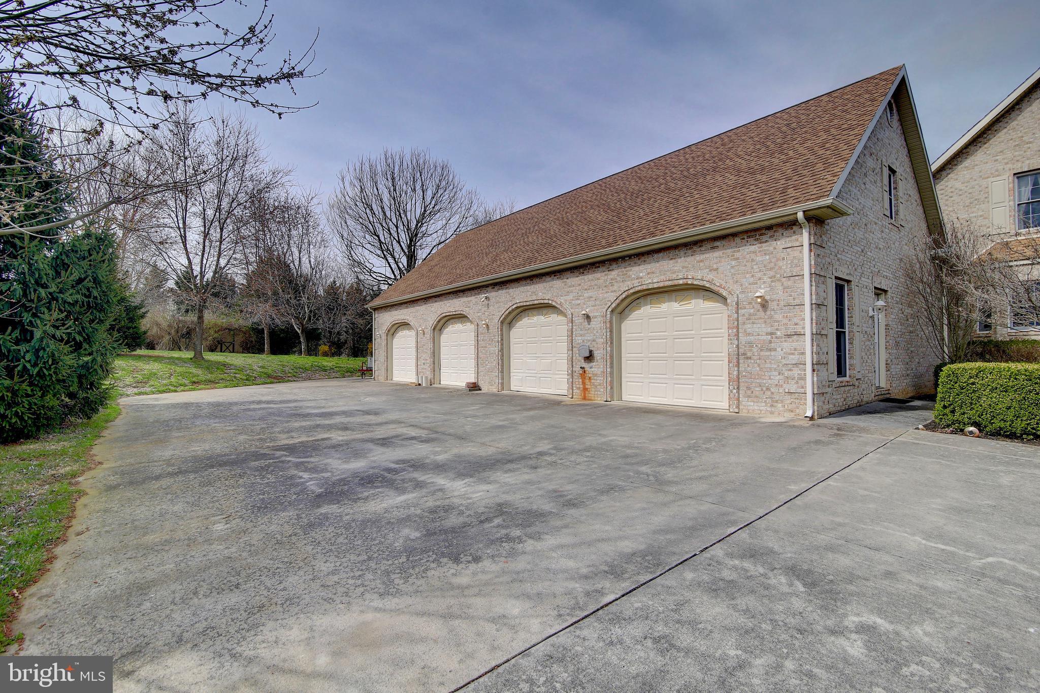 TUSCARORA SPRINGS - Residential