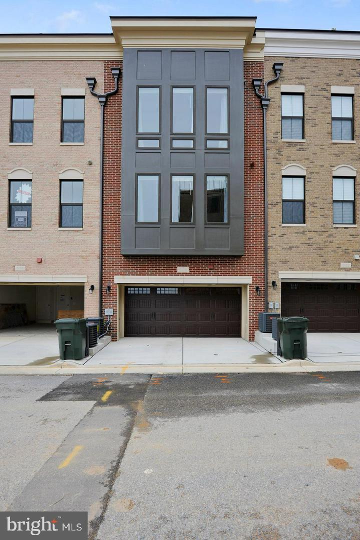 520 HARBORVIEW DRIVE