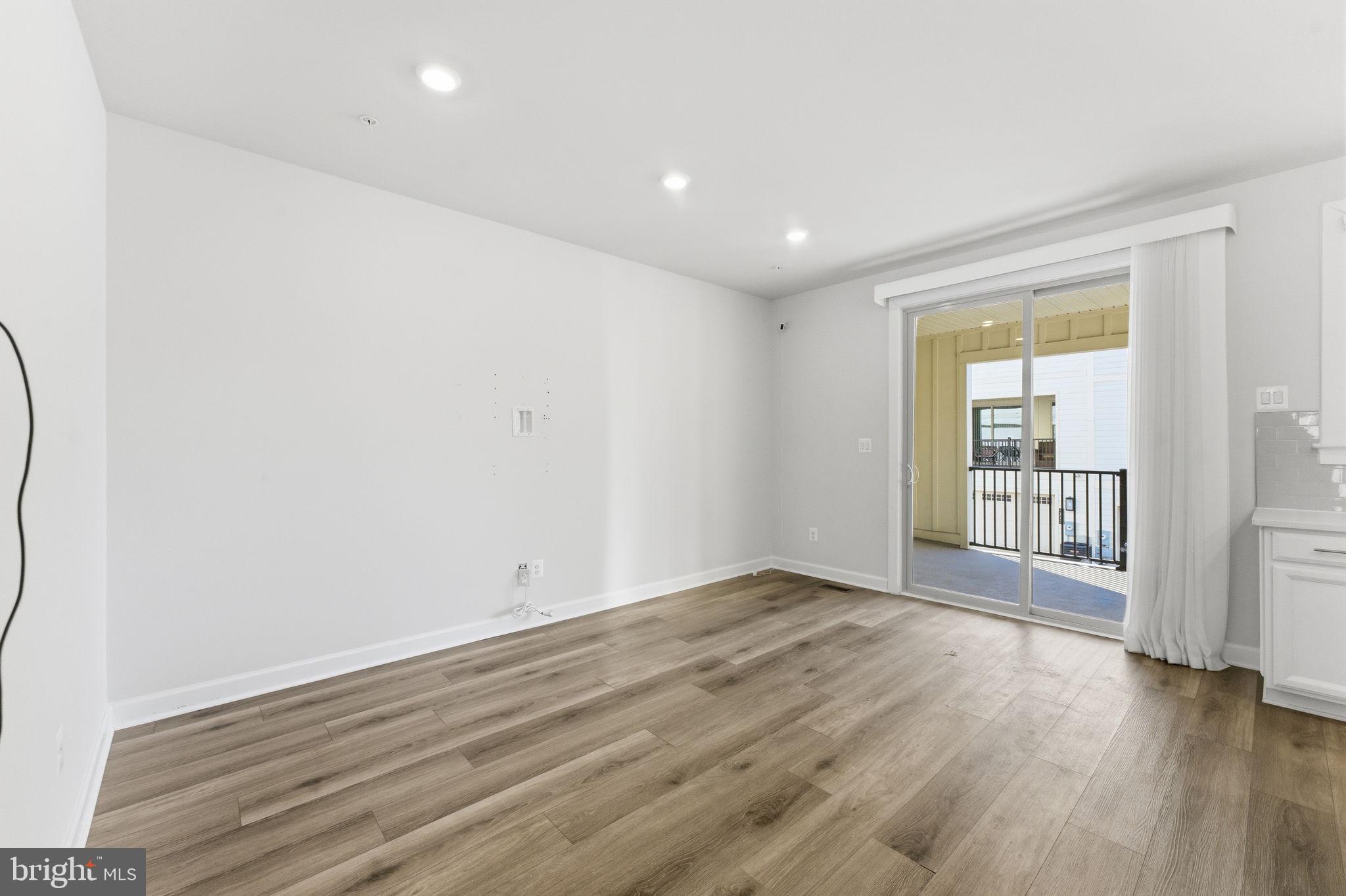 BOULEVARD VI TOWNS - Residential