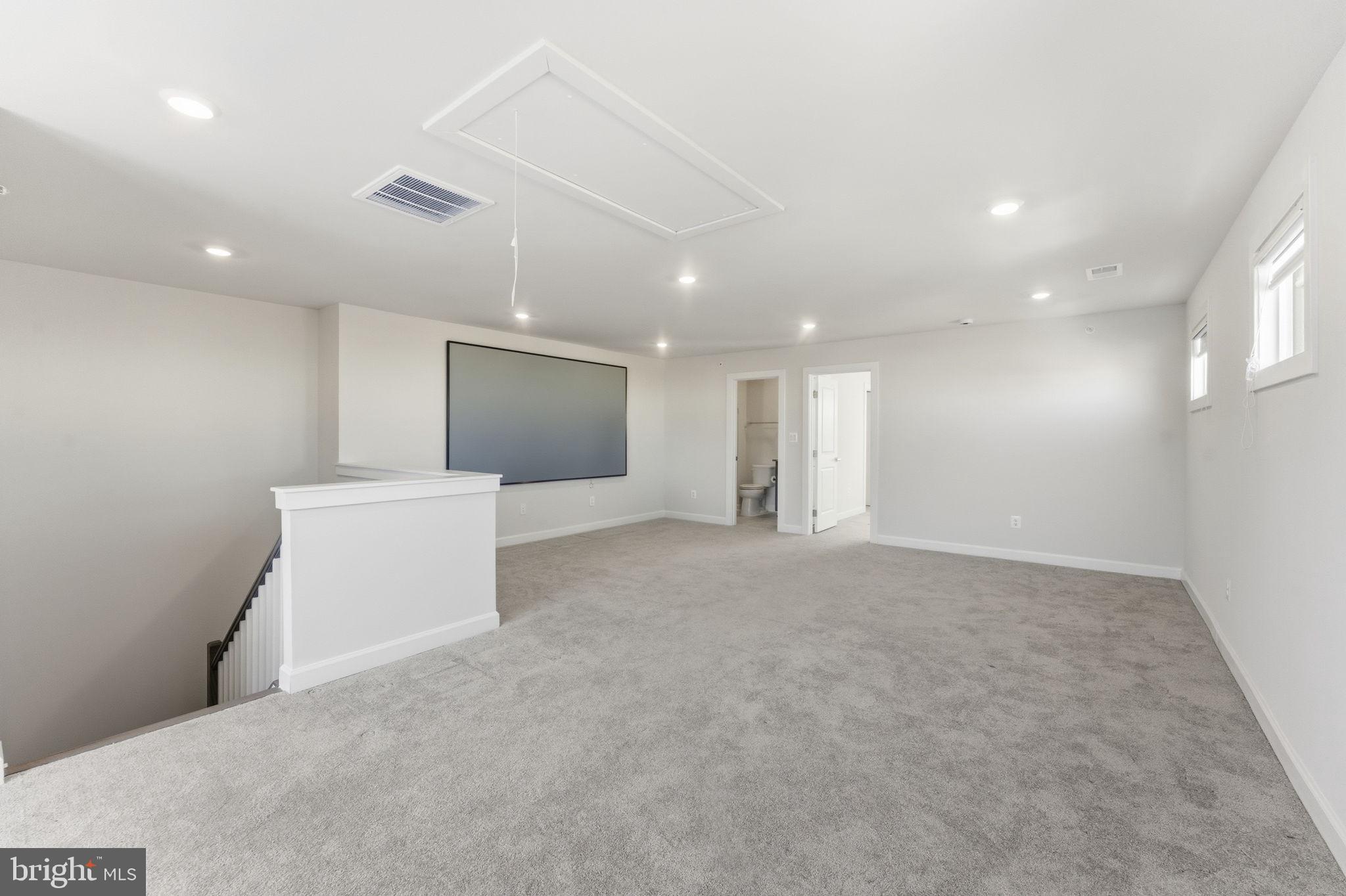 BOULEVARD VI TOWNS - Residential