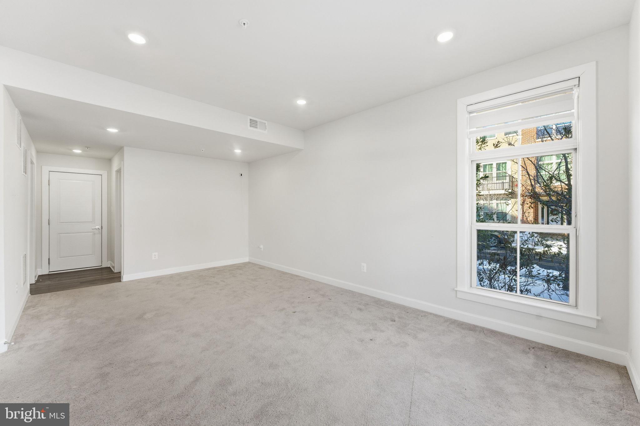 BOULEVARD VI TOWNS - Residential