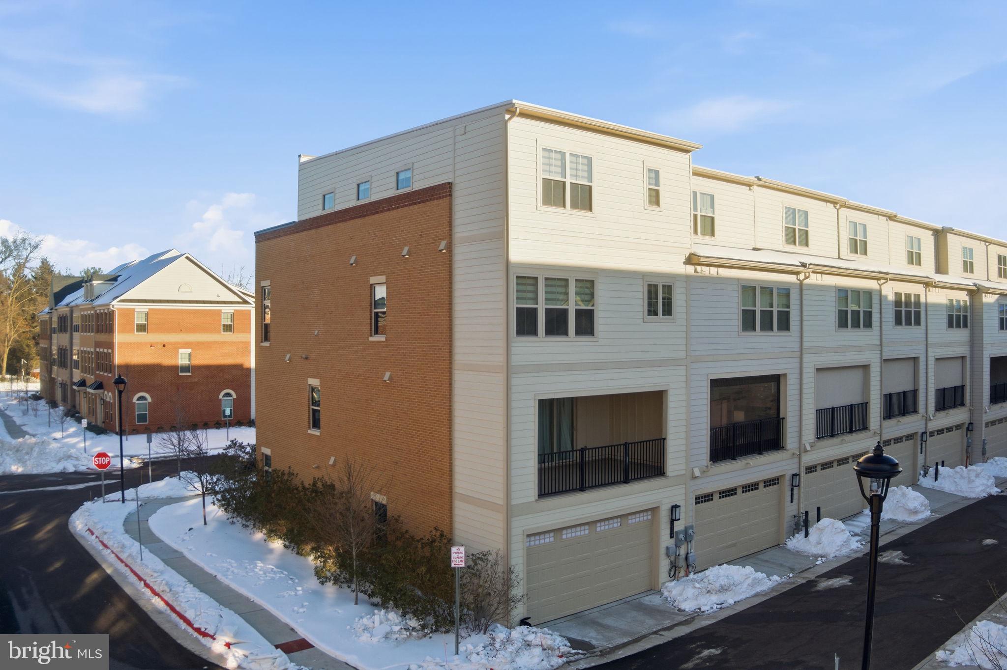 BOULEVARD VI TOWNS - Residential