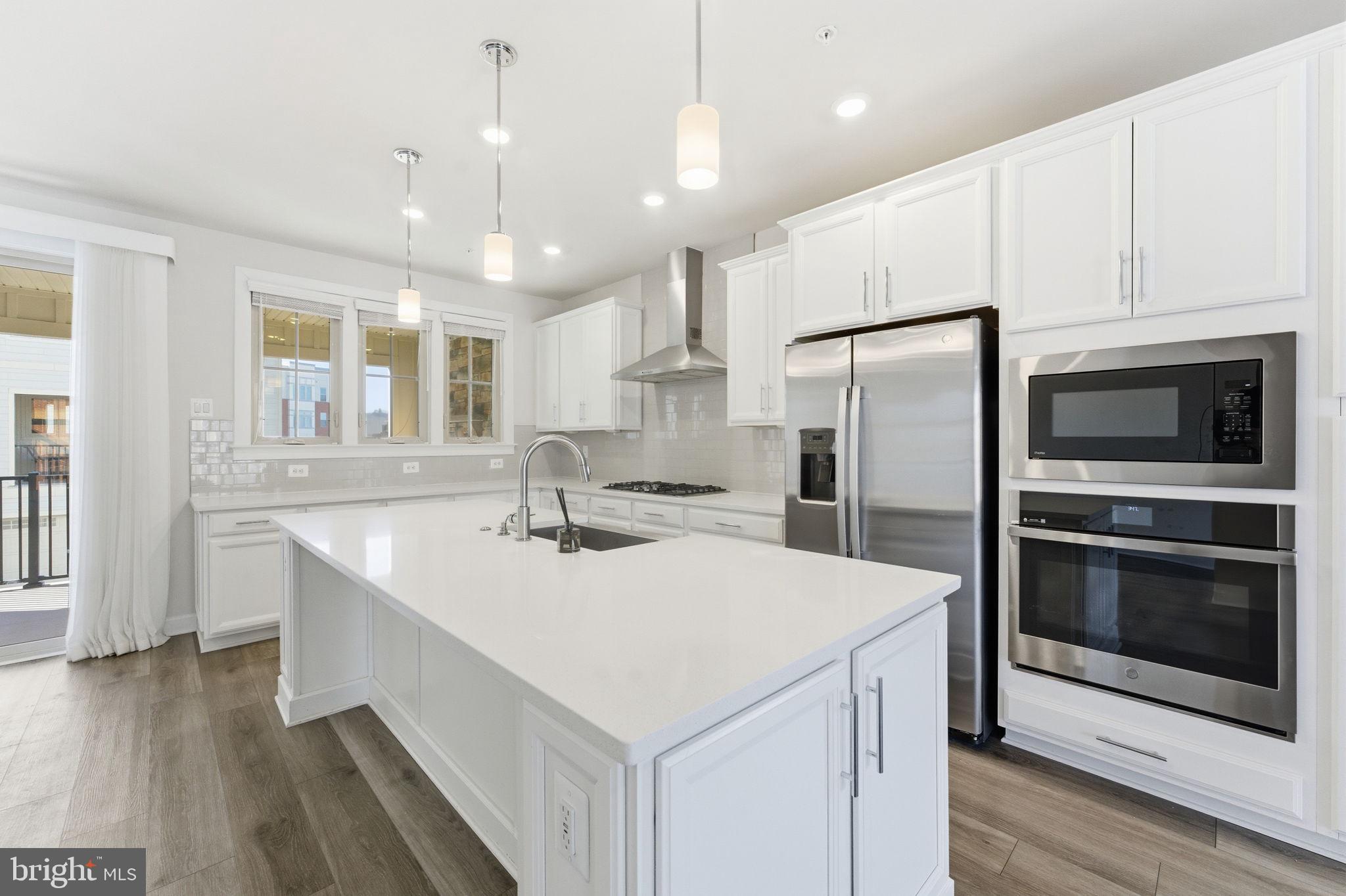 BOULEVARD VI TOWNS - Residential