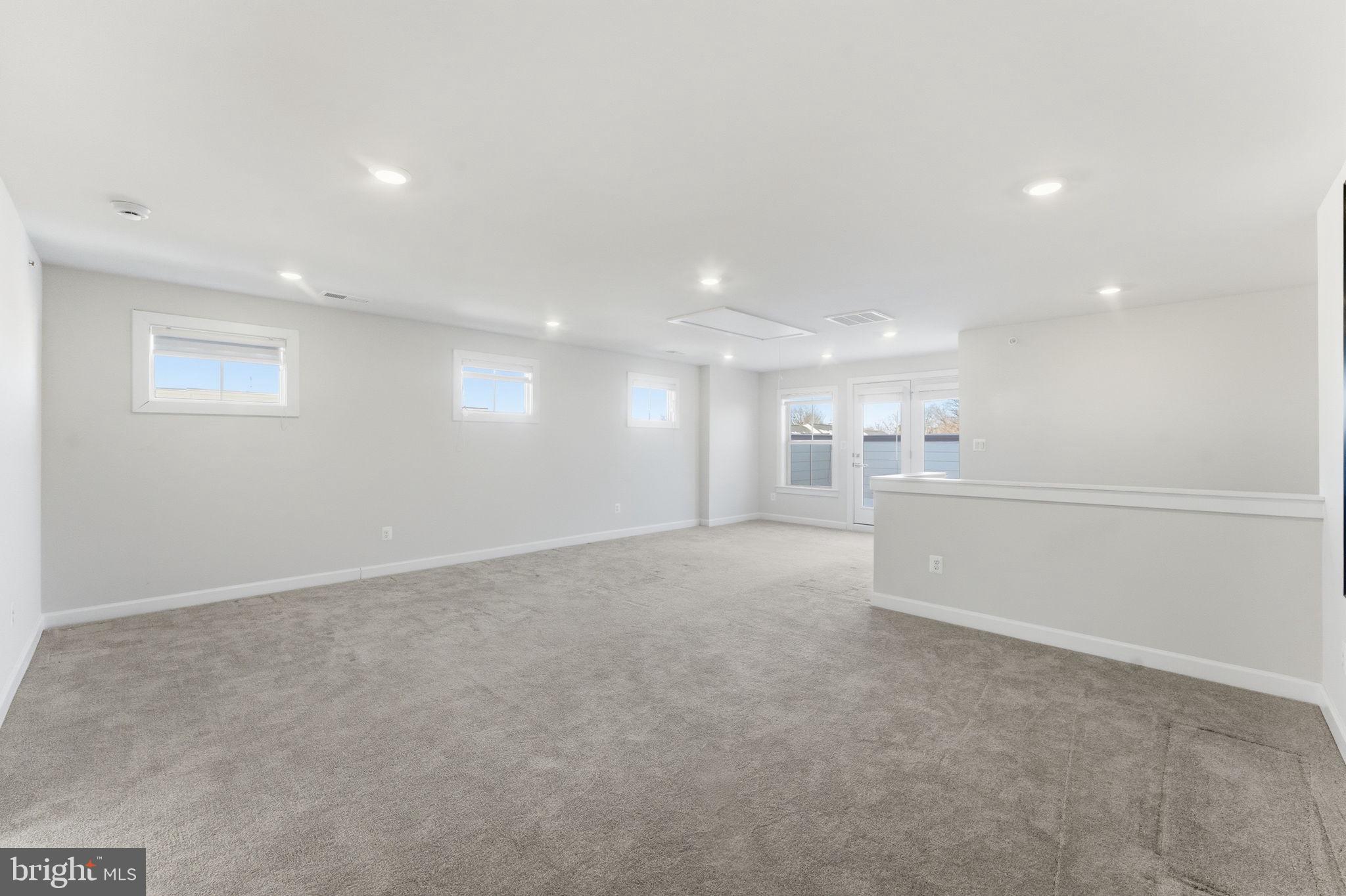 BOULEVARD VI TOWNS - Residential